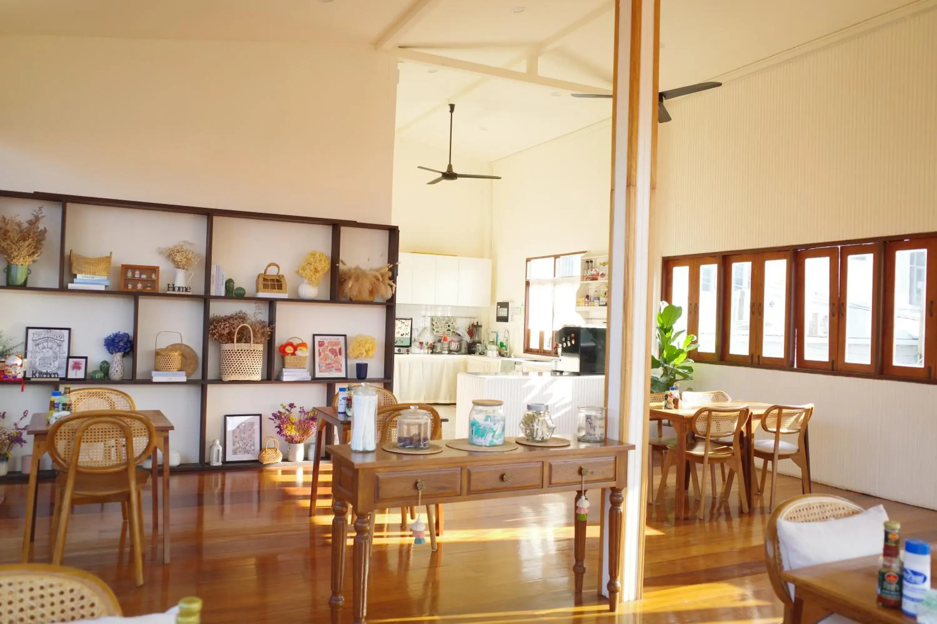 Restaurant/places to eat in Your Home AYUTTHAYA Restaurant/places to eat in Your Home AYUTTHAYA