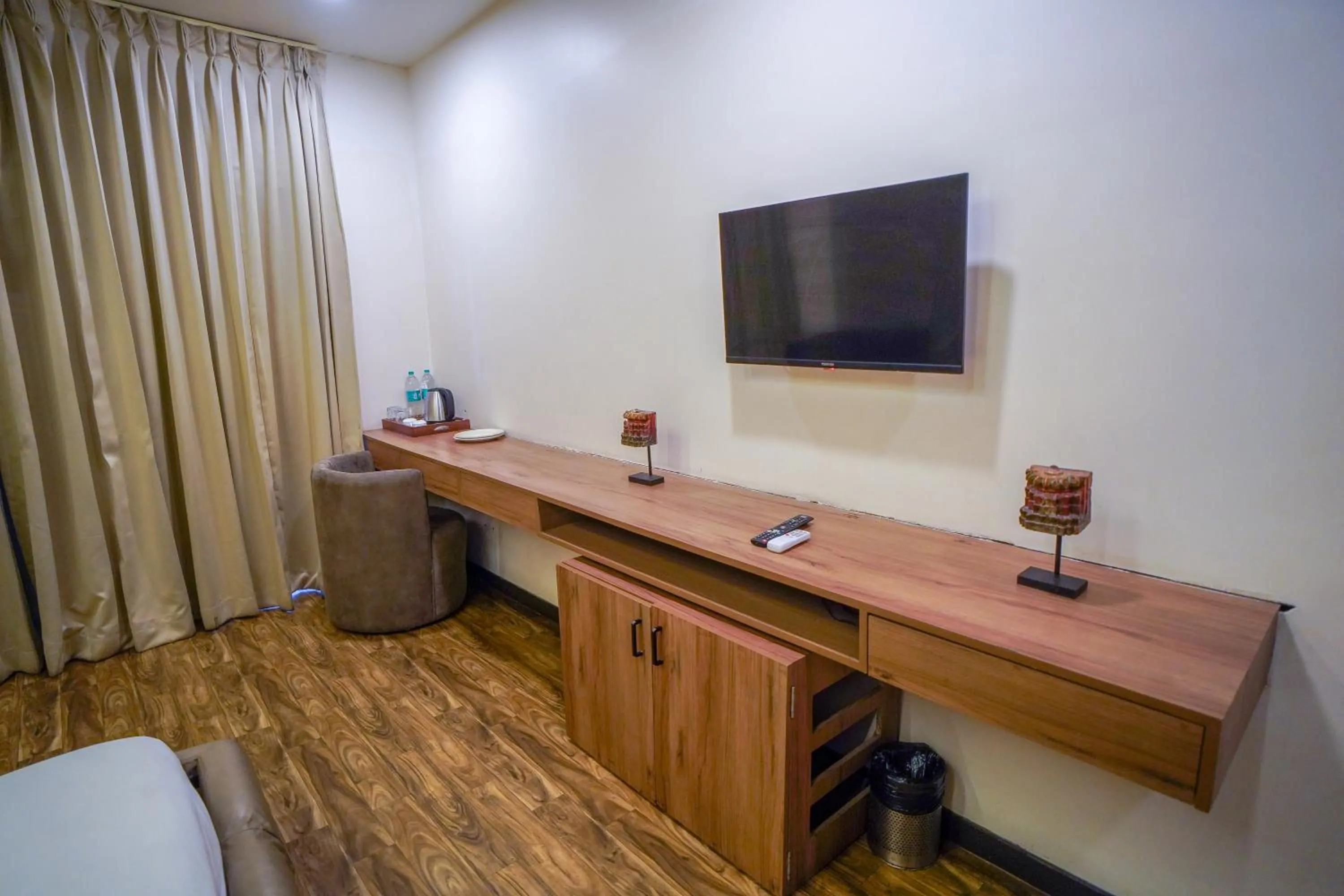 THE SLATE HOTEL NUNGAMBAKKAM Near US EMBASSY & APOLLO HOSPITAL