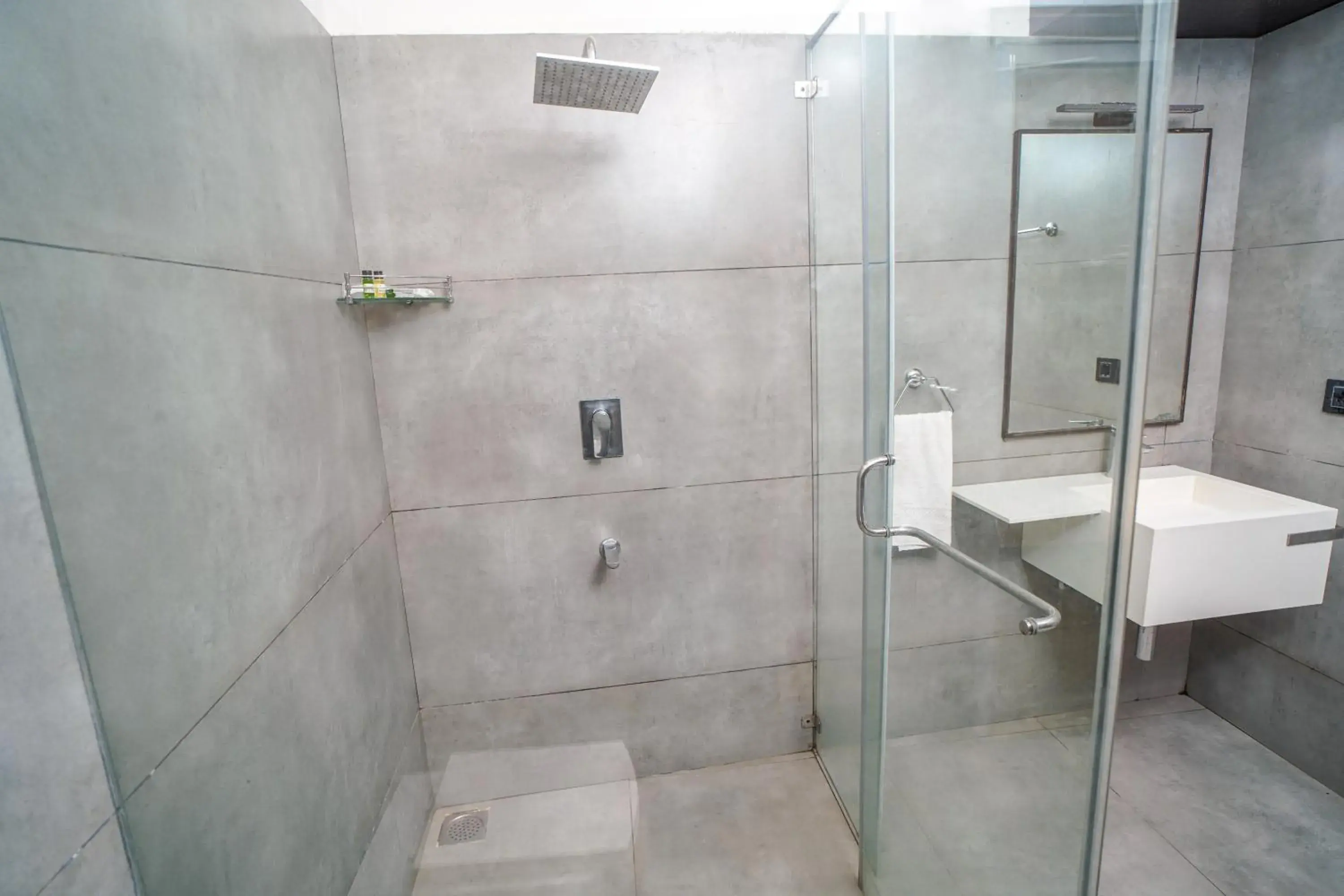 Superior Double Room - single occupancy in THE SLATE HOTEL NUNGAMBAKKAM Near US EMBASSY & APOLLO HOSPITAL Superior Double Room - single occupancy in THE SLATE HOTEL NUNGAMBAKKAM Near US EMBASSY & APOLLO HOSPITAL