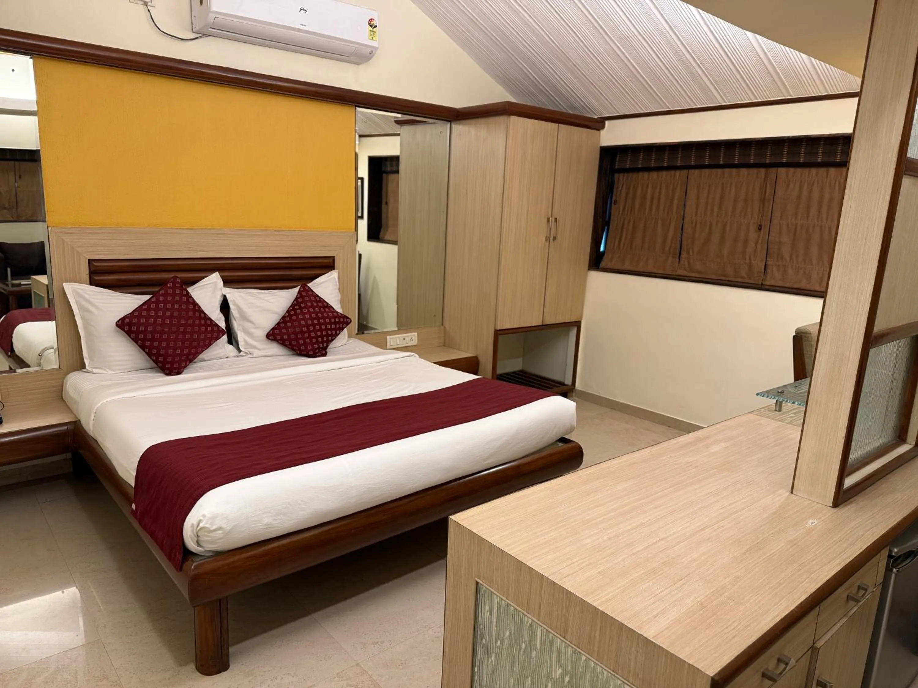 Bed in Hotel Beach Garden