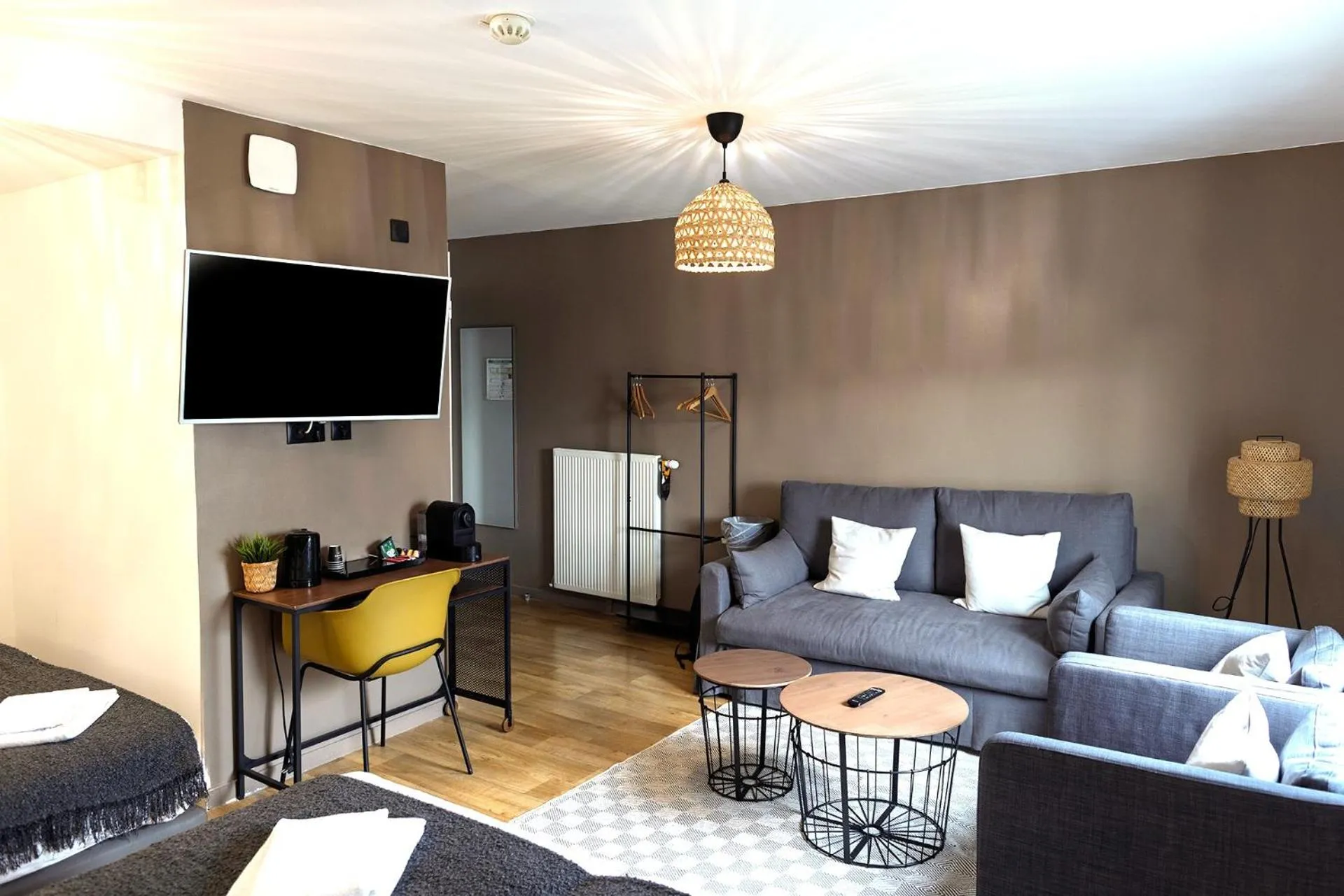 TV and multimedia in Hôtel Lodge In Paris 13