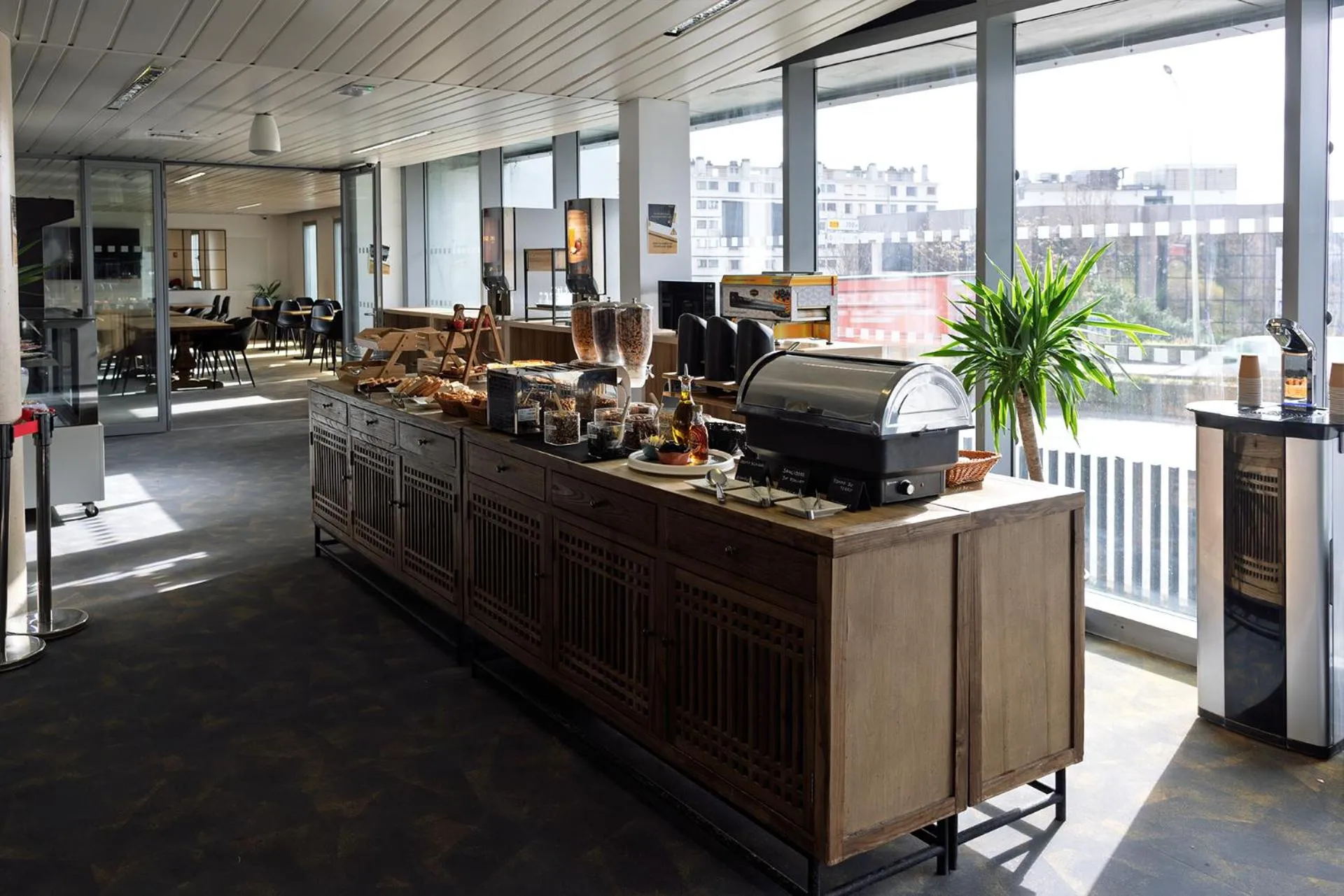 Buffet breakfast in Hôtel Lodge In Paris 13