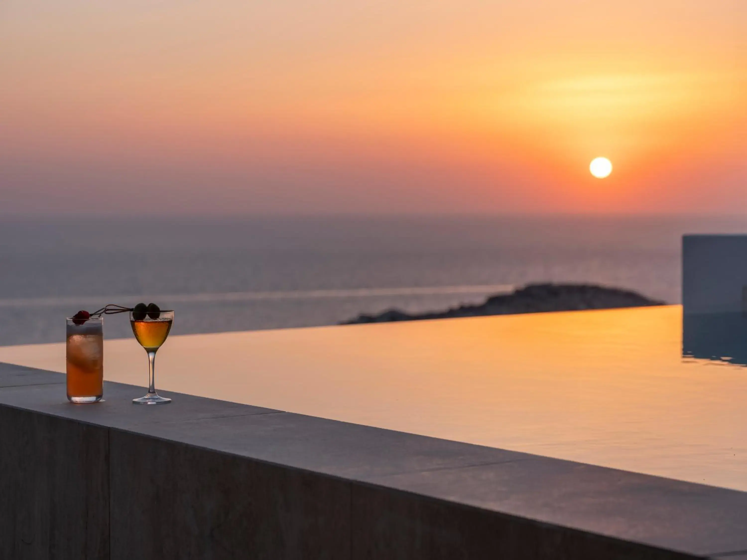 Pool view in Santo Pure Oia Suites & Villas Pool view in Santo Pure Oia Suites & Villas