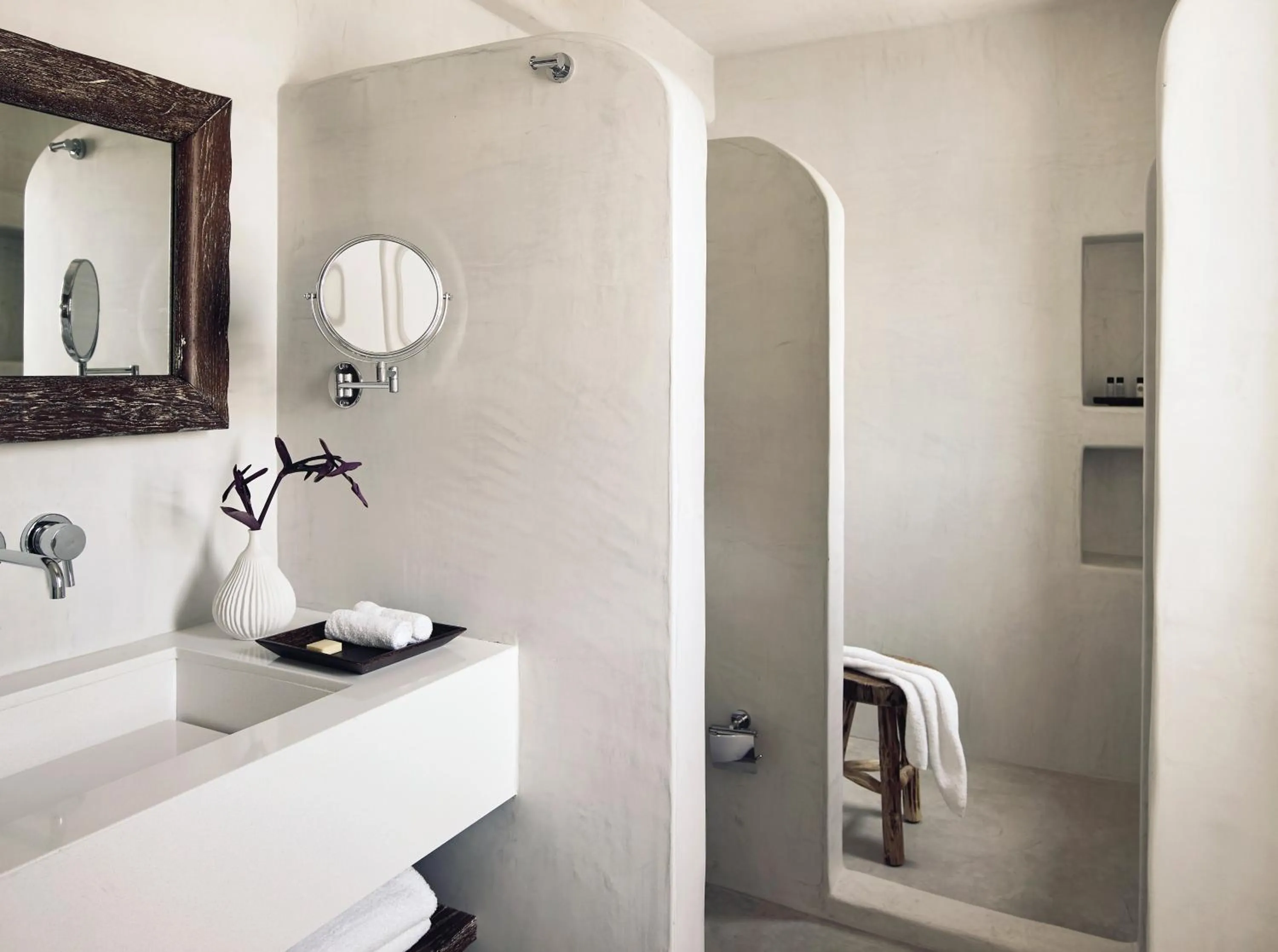 Bathroom in Santo Pure Oia Suites & Villas