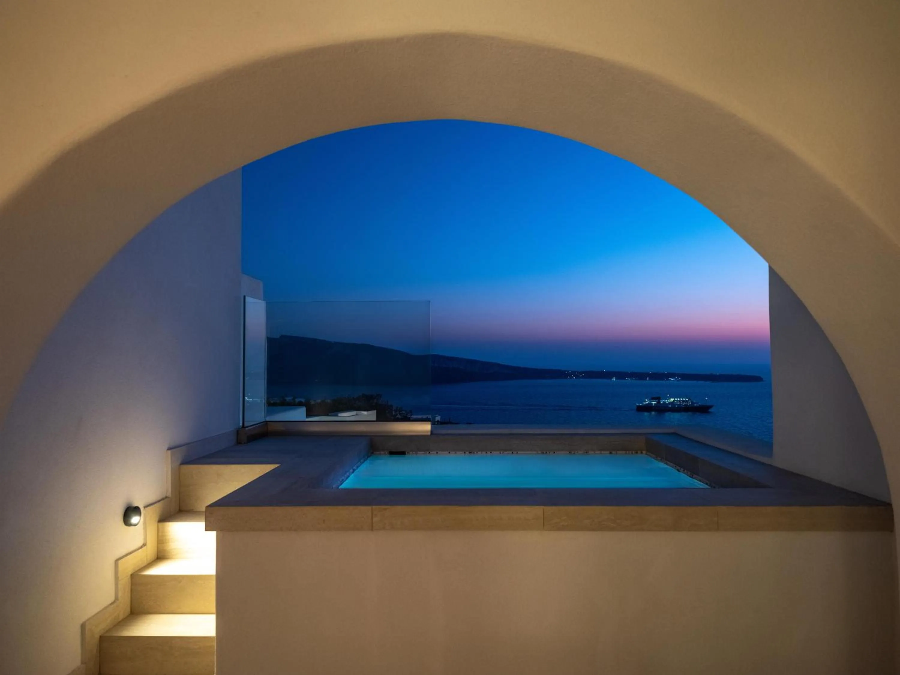 Hot Tub in Santo Pure Oia Suites & Villas