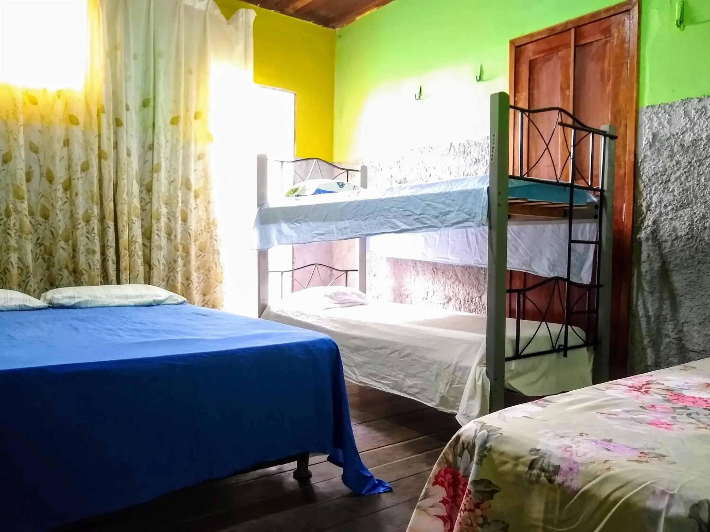 Family Room with Private Bathroom in Praieiro Hostel Albergue Family Room with Private Bathroom in Praieiro Hostel Albergue