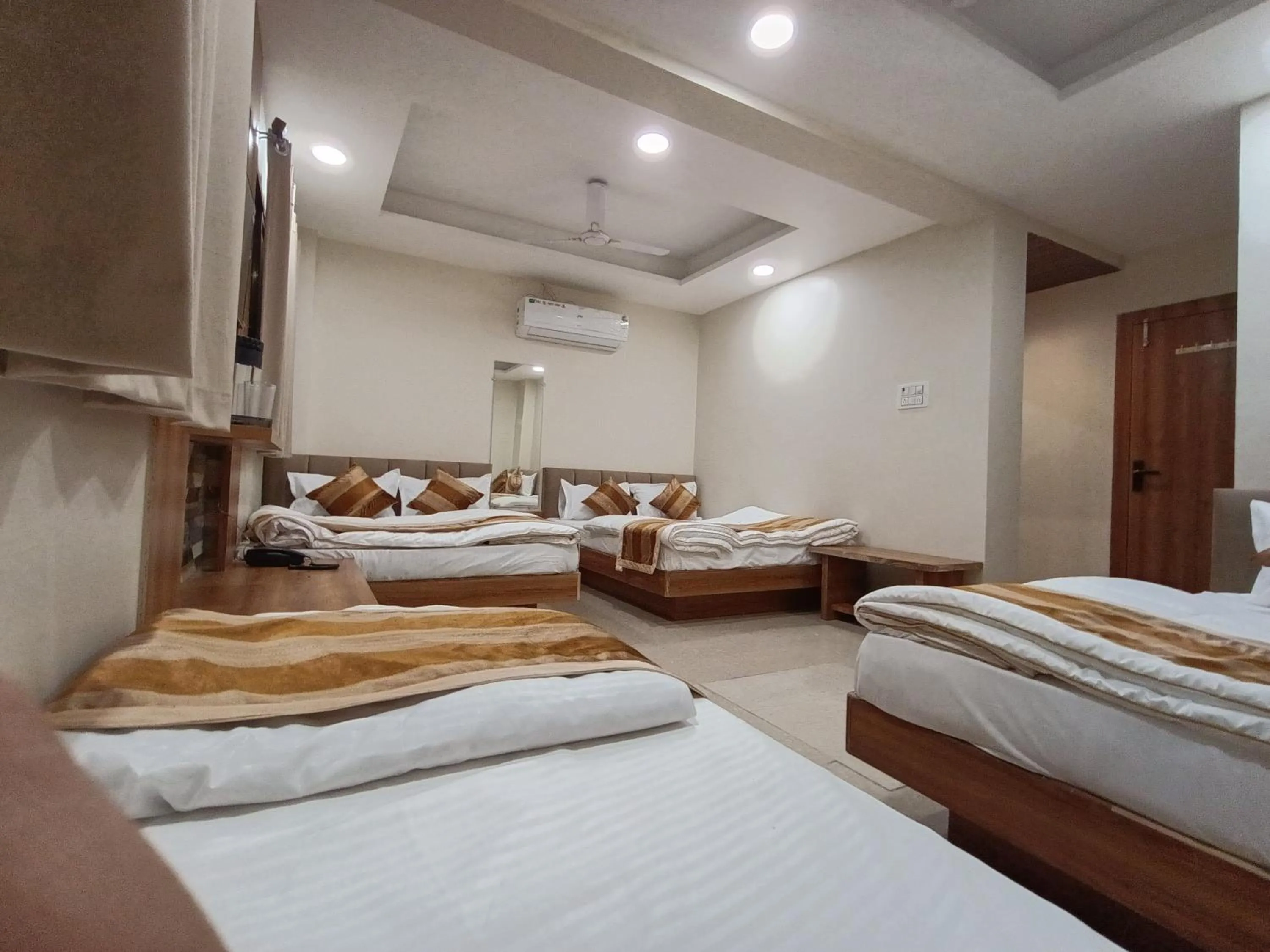 ShyamRaj Hotel