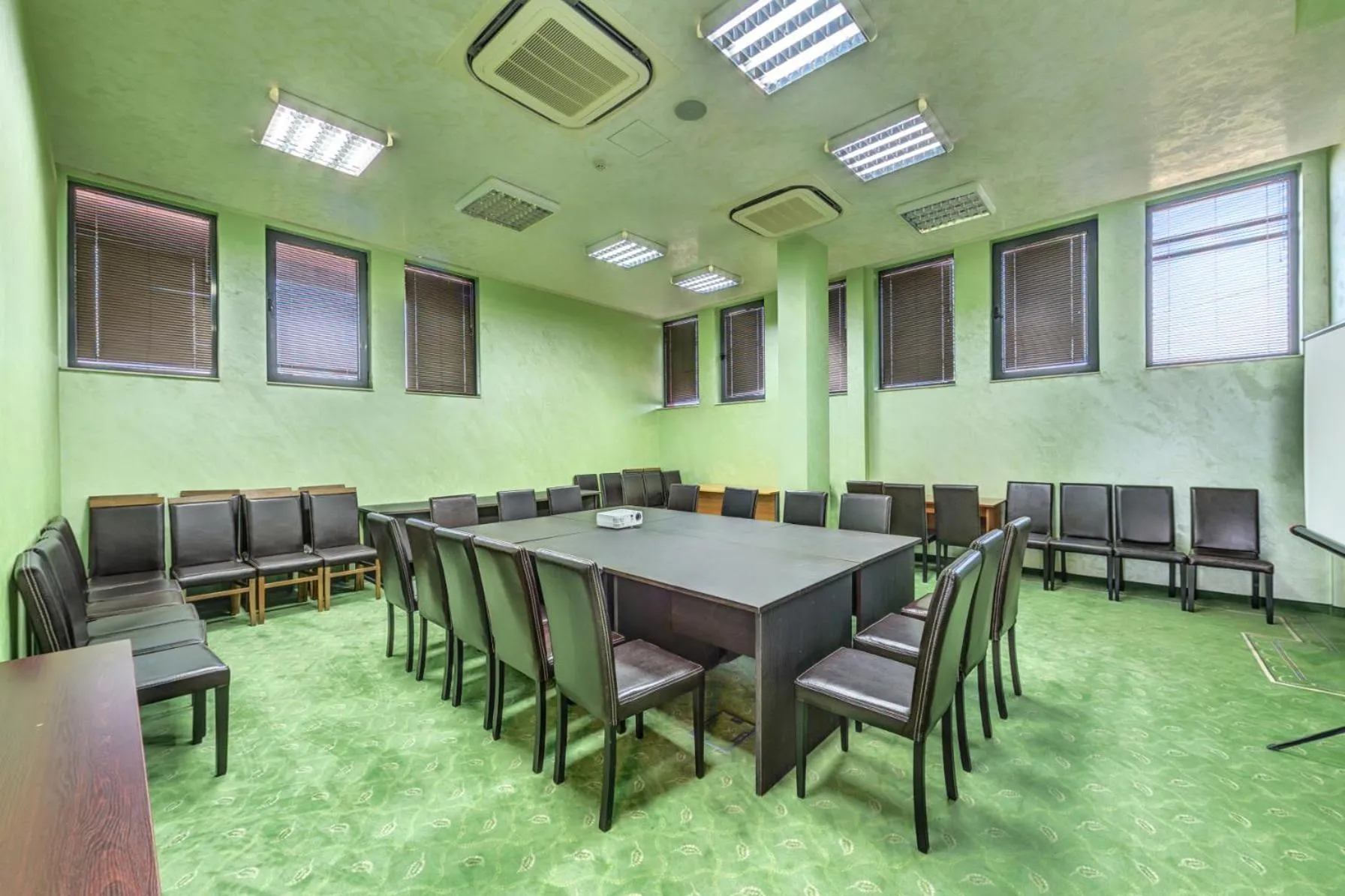 Business facilities in Hotel Chiirite