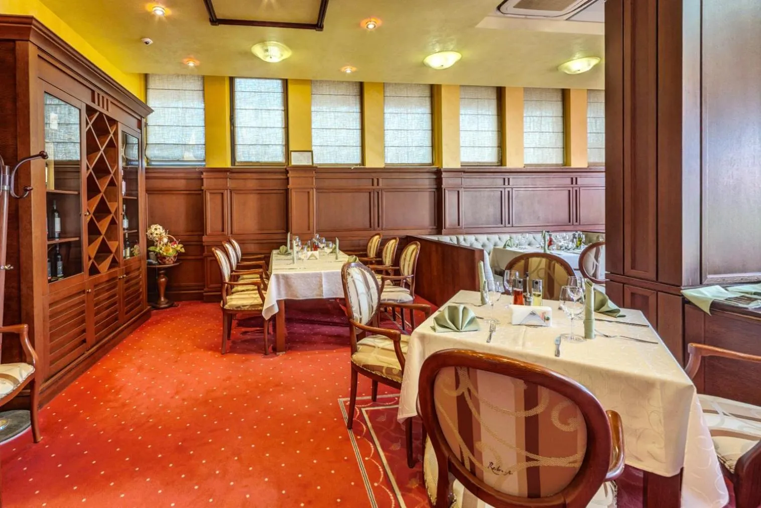 Restaurant/places to eat in Hotel Chiirite