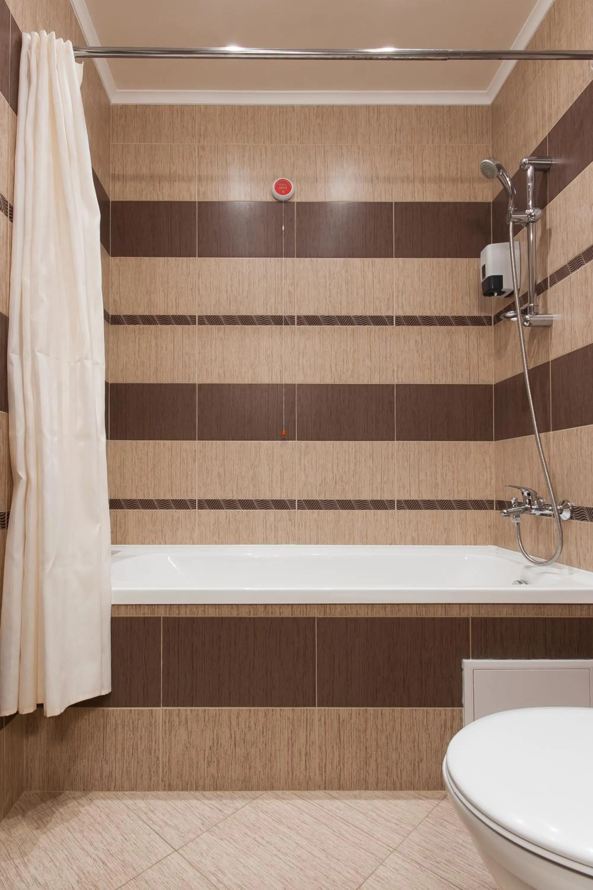 Shower in Hotel Chiirite
