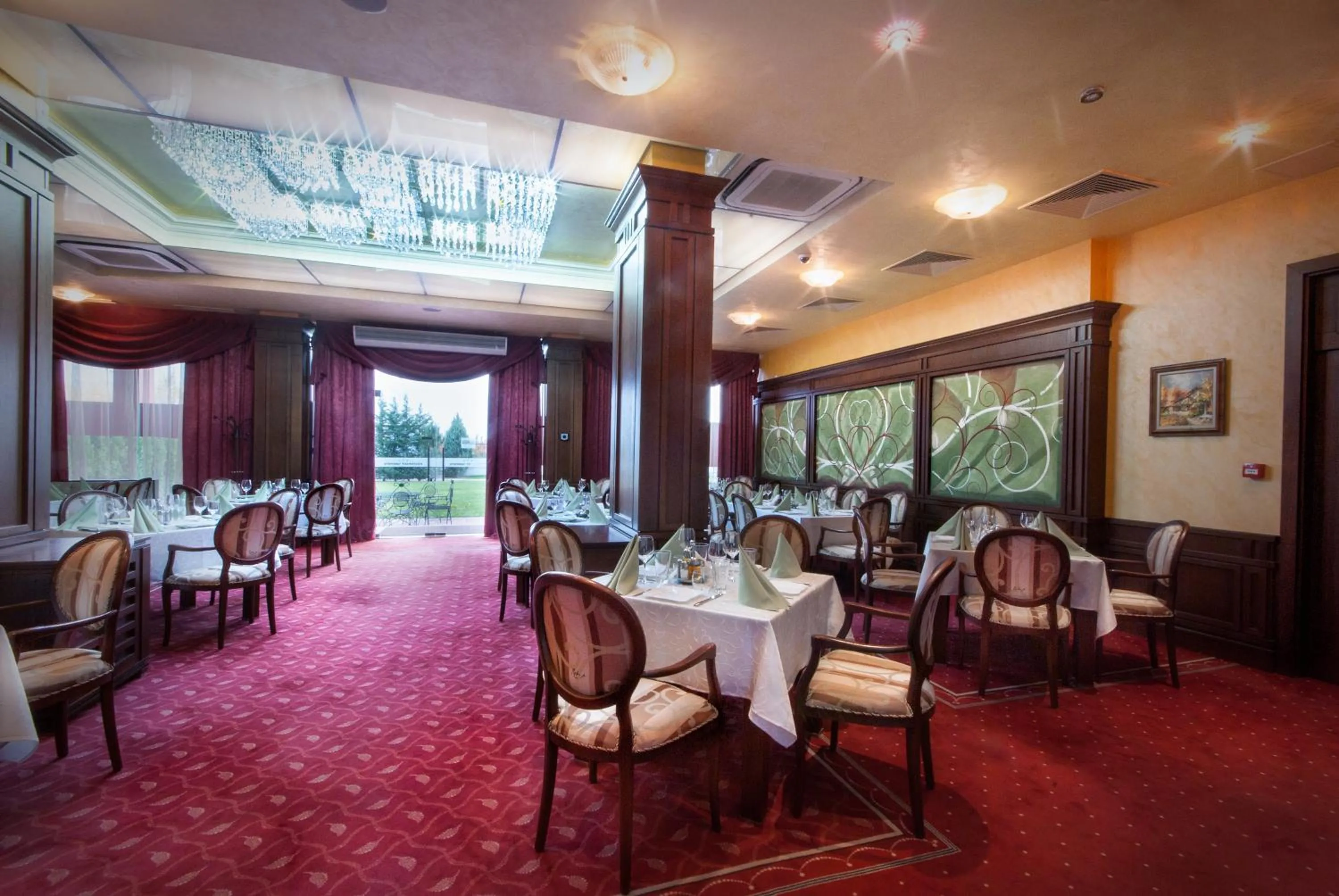 Restaurant/places to eat in Hotel Chiirite