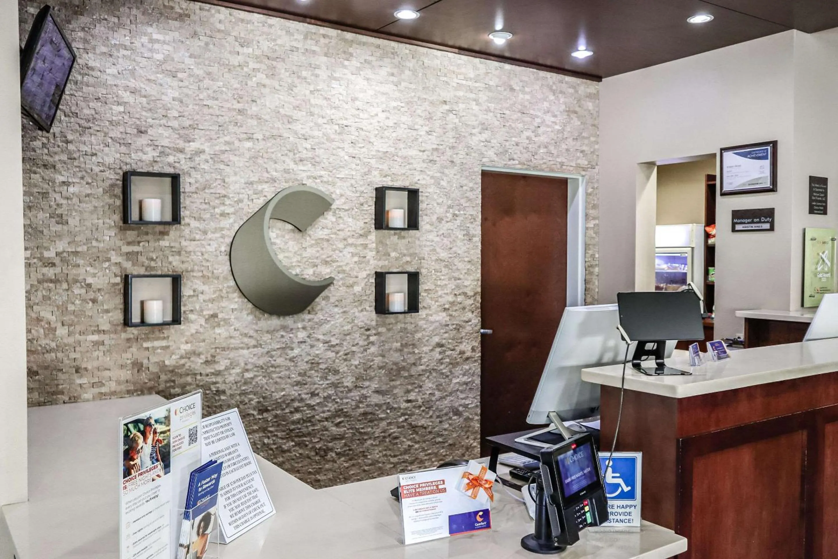 Lobby or reception in Comfort Suites Dunnellon near Rainbow Springs