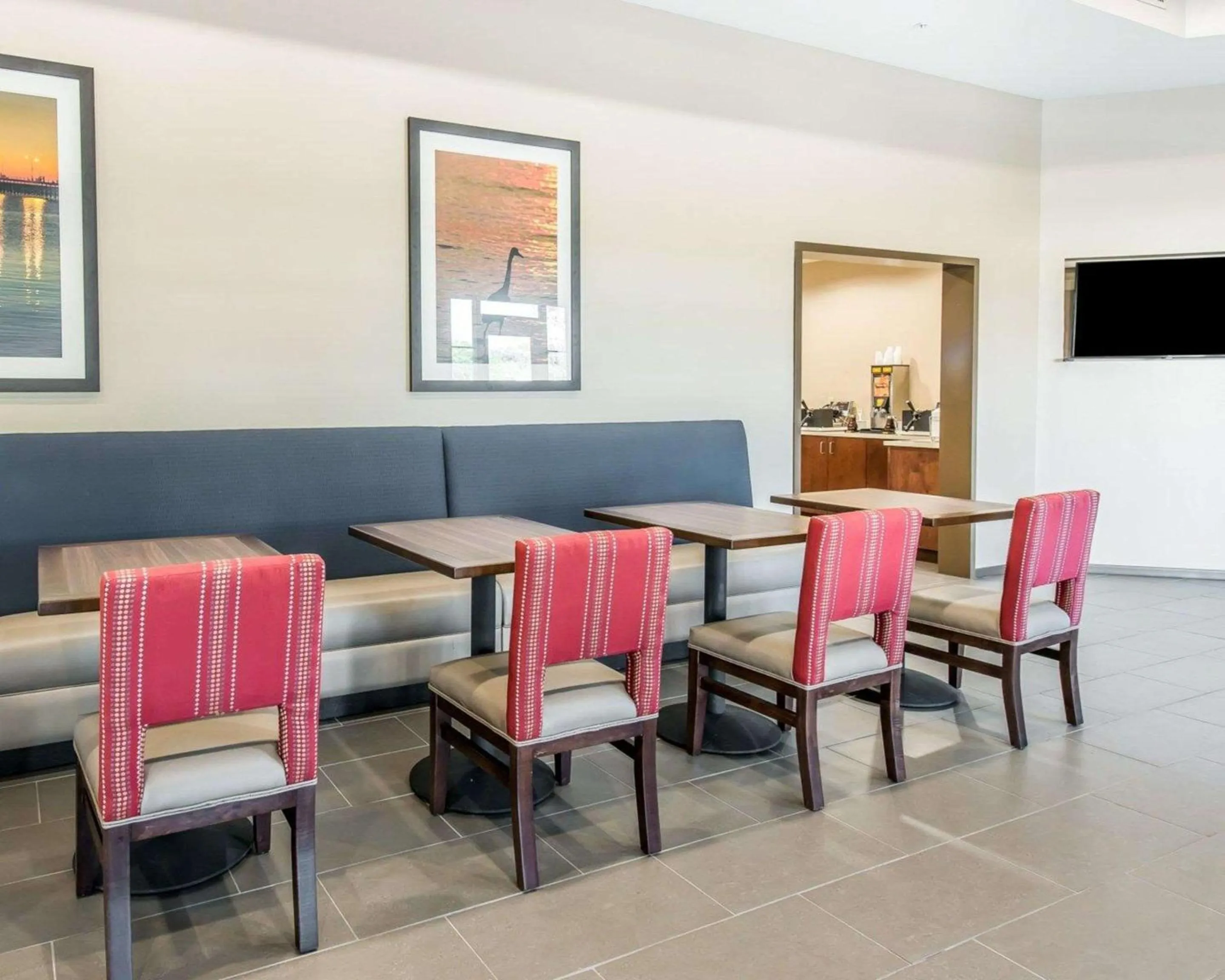 Restaurant/places to eat in Comfort Suites Dunnellon near Rainbow Springs