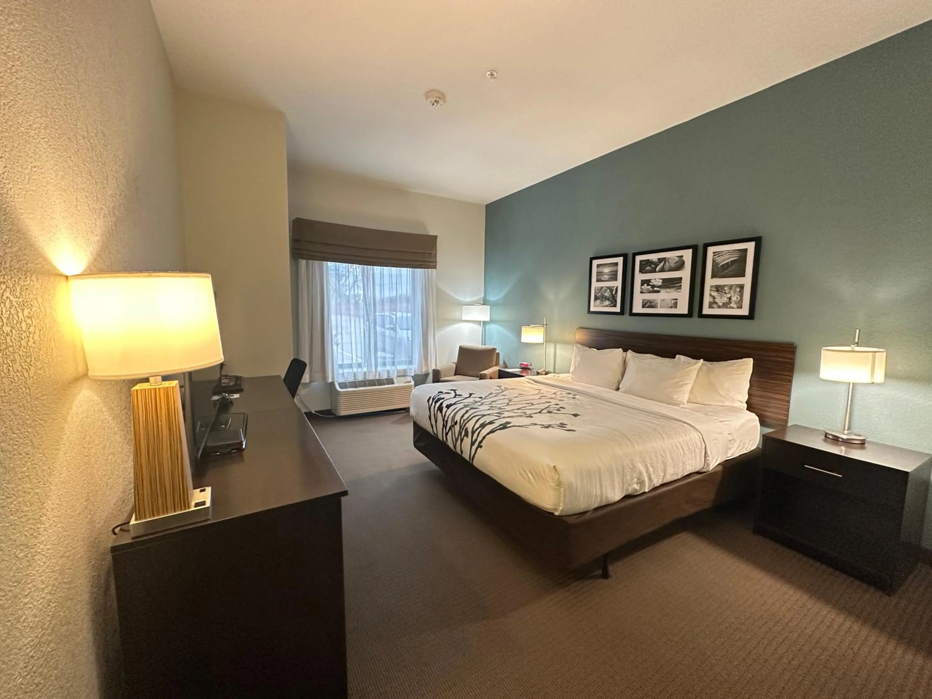 Bed in Sleep Inn & Suites Fort Dodge