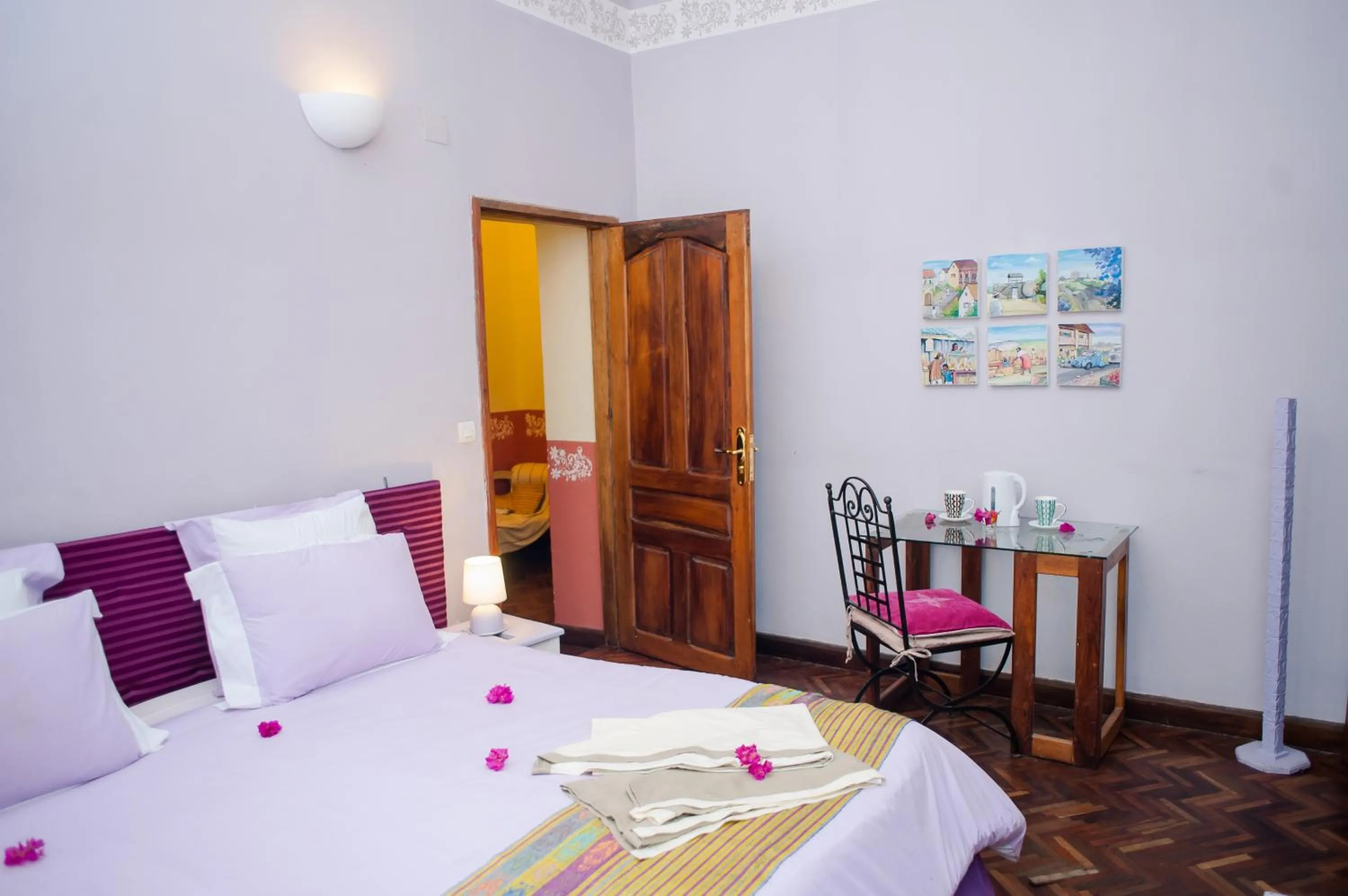 Coffee/tea facilities in Maison Lovasoa