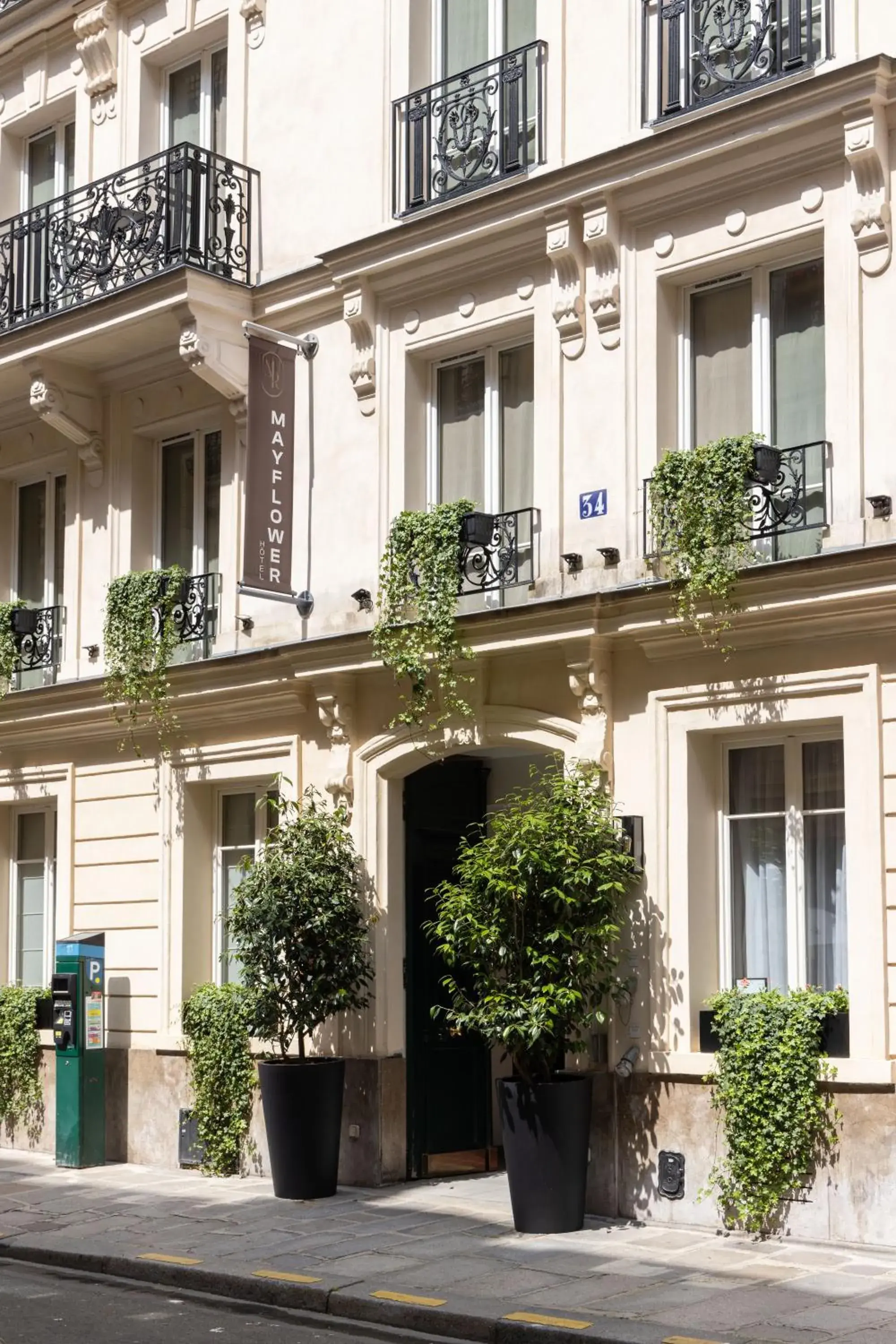 Facade/entrance in Hôtel Mayflower Opera Facade/entrance in Hôtel Mayflower Opera