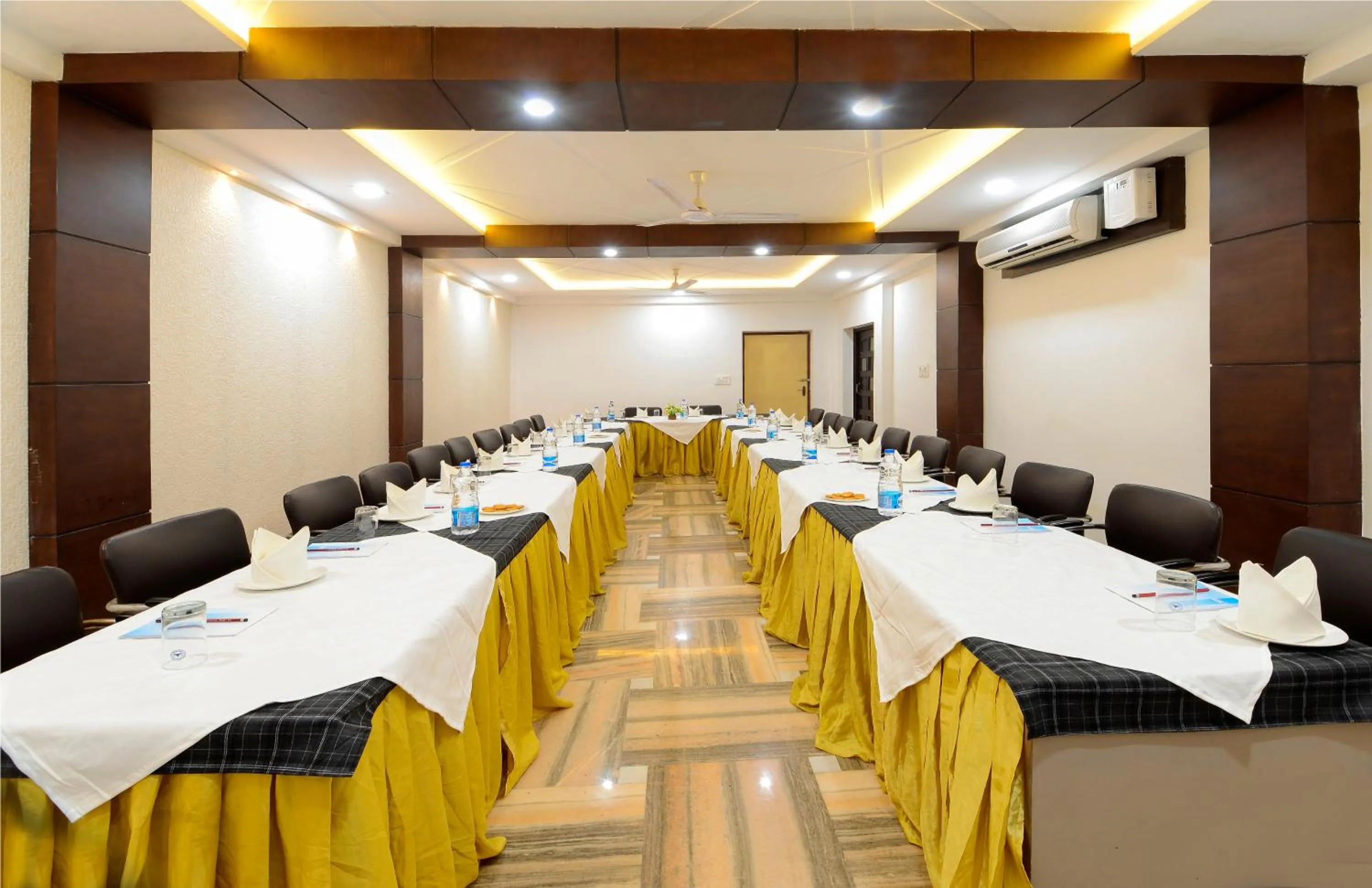 Business facilities in Hotel Ashish Palace