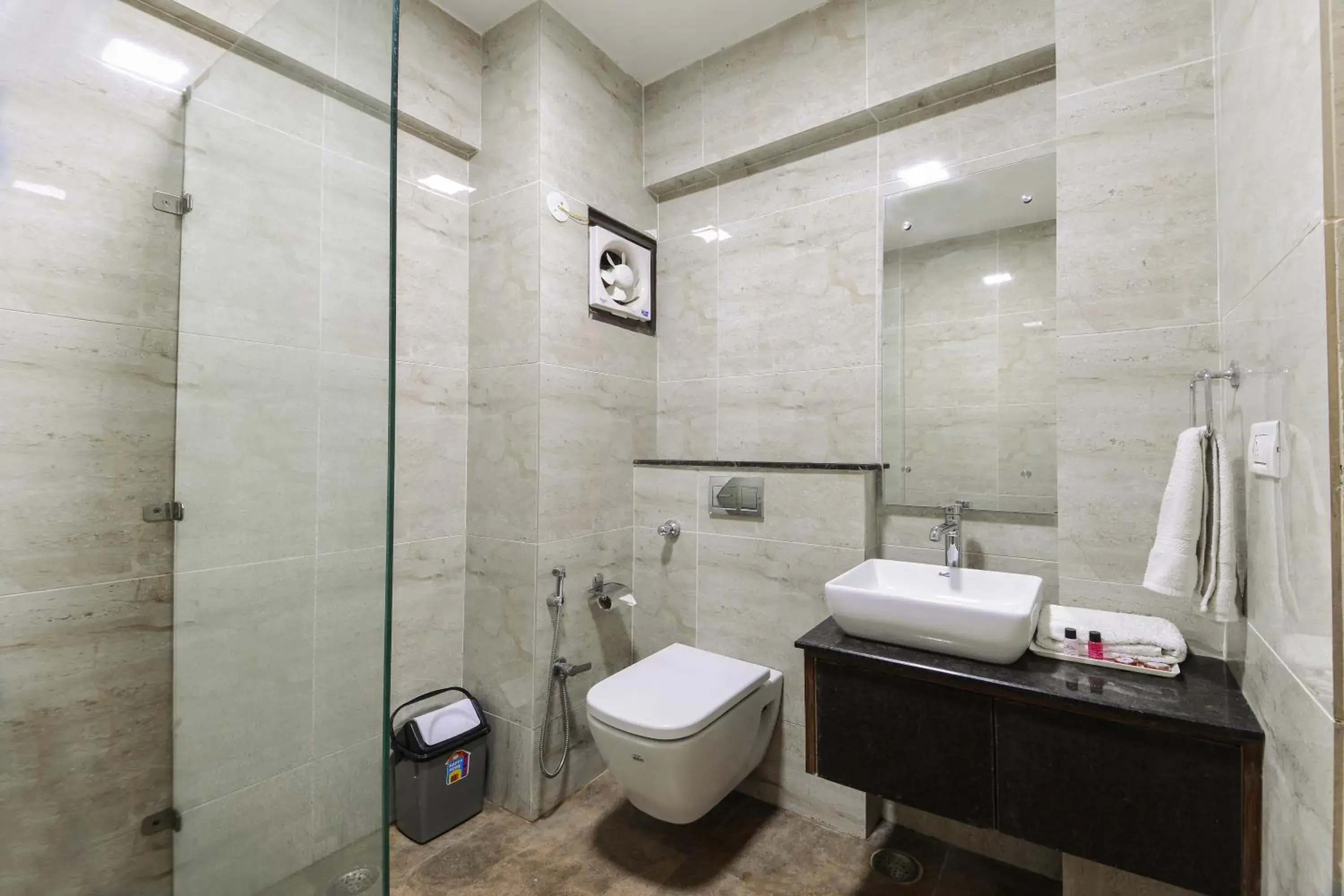 Bathroom in Hotel Ashish Palace Bathroom in Hotel Ashish Palace