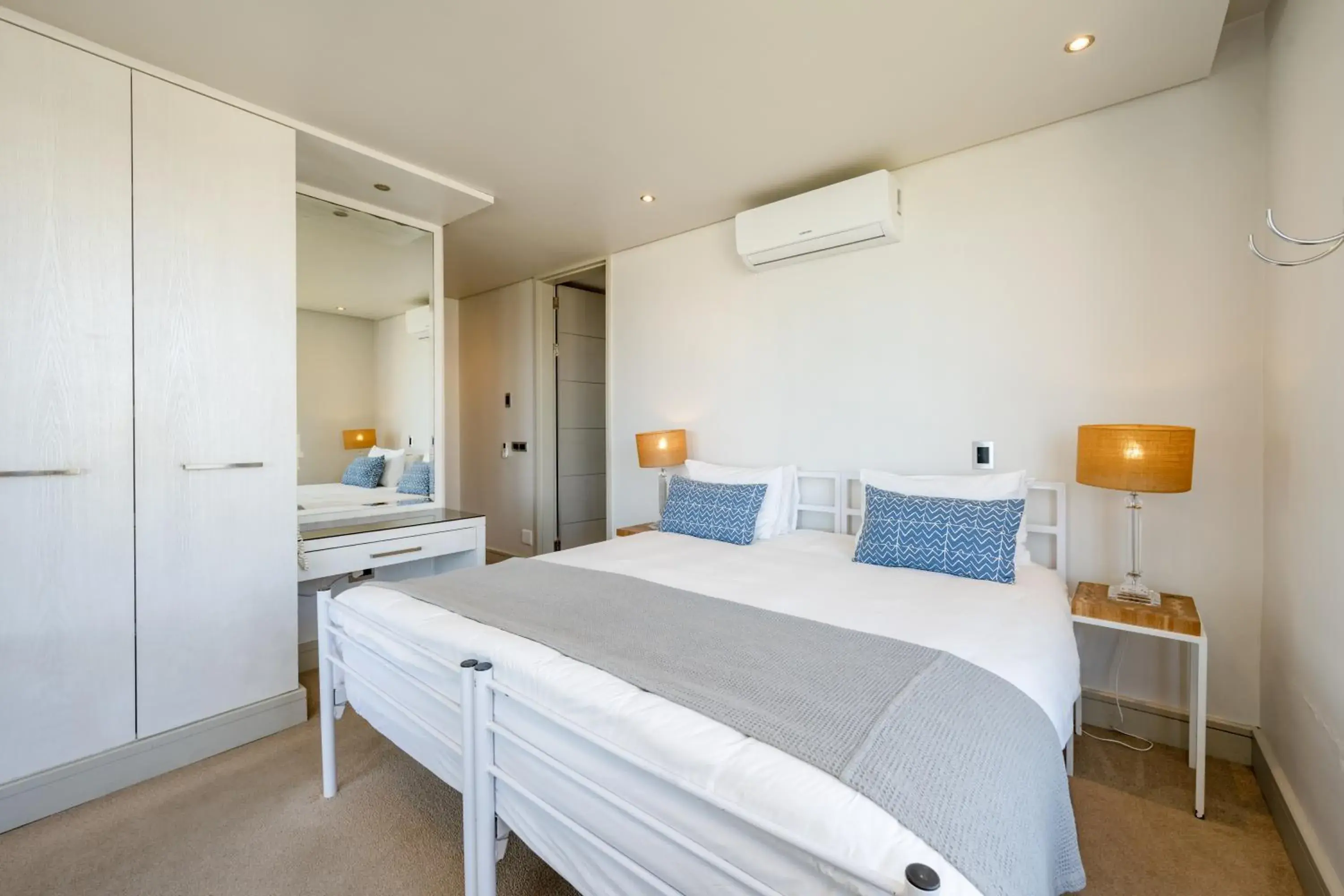 Bedroom, Bed in Harbour House Hotel Bedroom, Bed in Harbour House Hotel