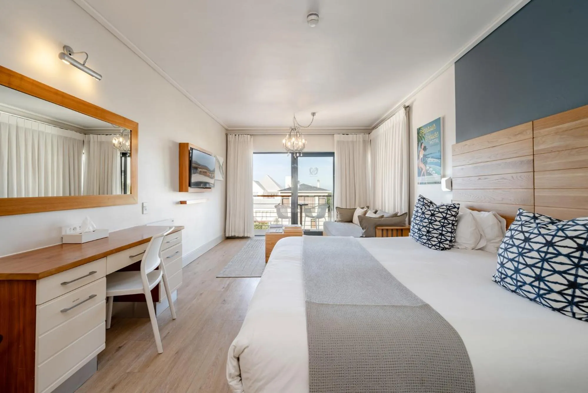 Bedroom, Bed in Harbour House Hotel