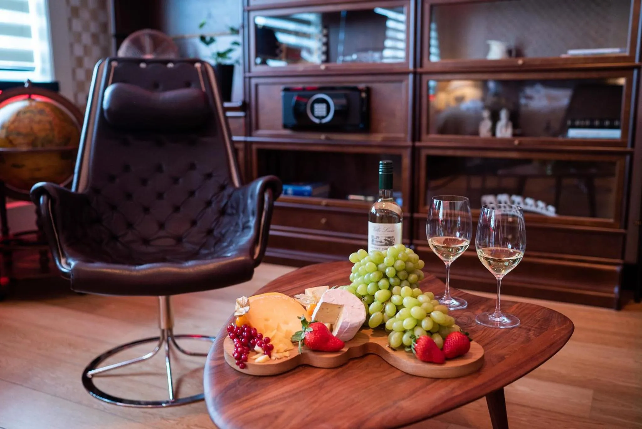 Restaurant/places to eat in Diamond Suites by Reykjavik Keflavik Airport