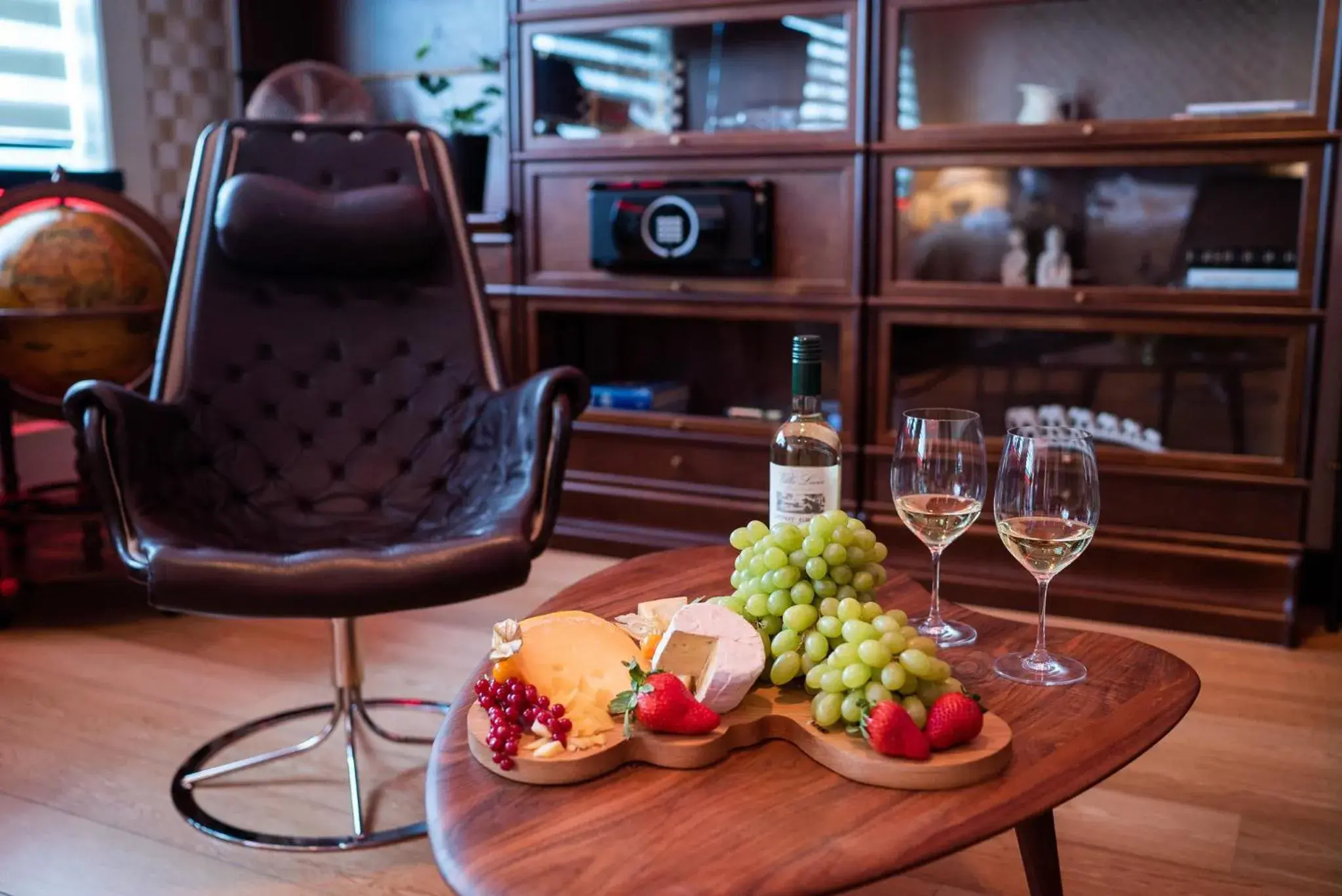 Restaurant/places to eat in Diamond Suites by Reykjavik Keflavik Airport Restaurant/places to eat in Diamond Suites by Reykjavik Keflavik Airport