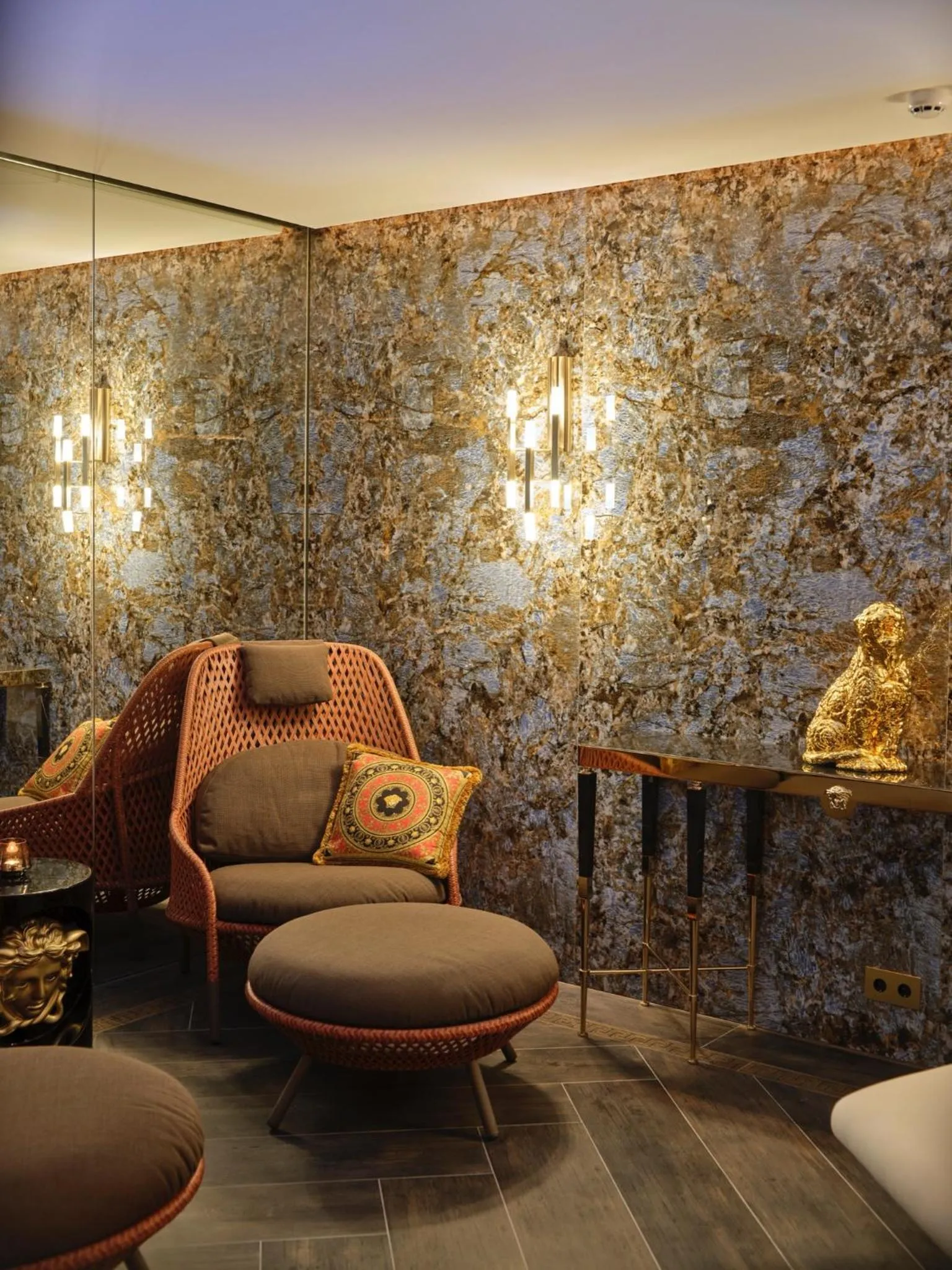 Spa and wellness centre/facilities in Diamond Suites by Reykjavik Keflavik Airport