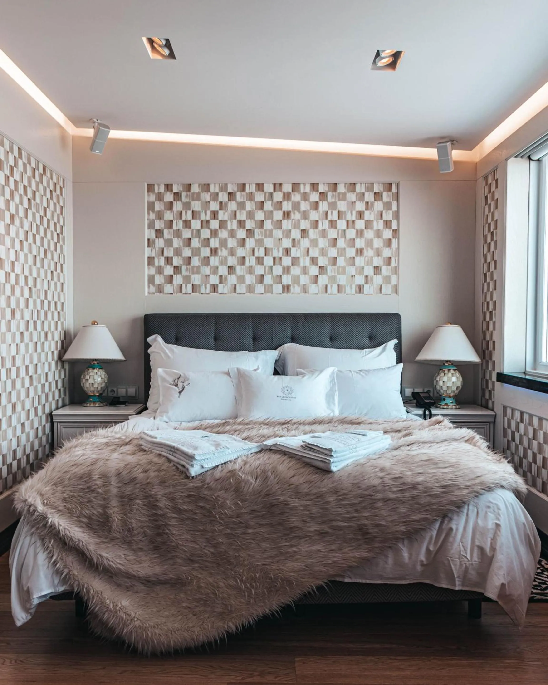 Bedroom, Bed in Diamond Suites by Reykjavik Keflavik Airport