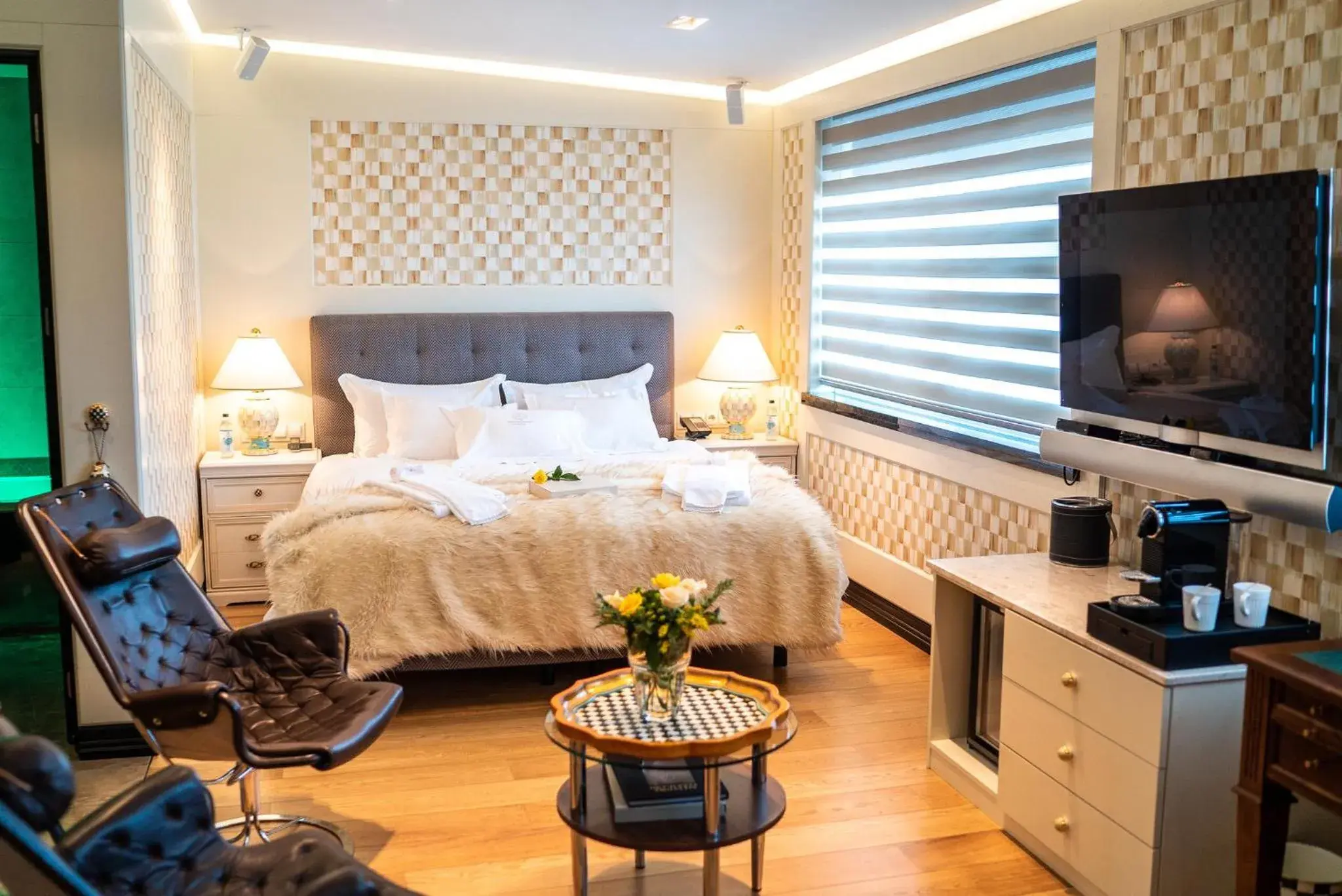 Bedroom, Bed in Diamond Suites by Reykjavik Keflavik Airport Bedroom, Bed in Diamond Suites by Reykjavik Keflavik Airport