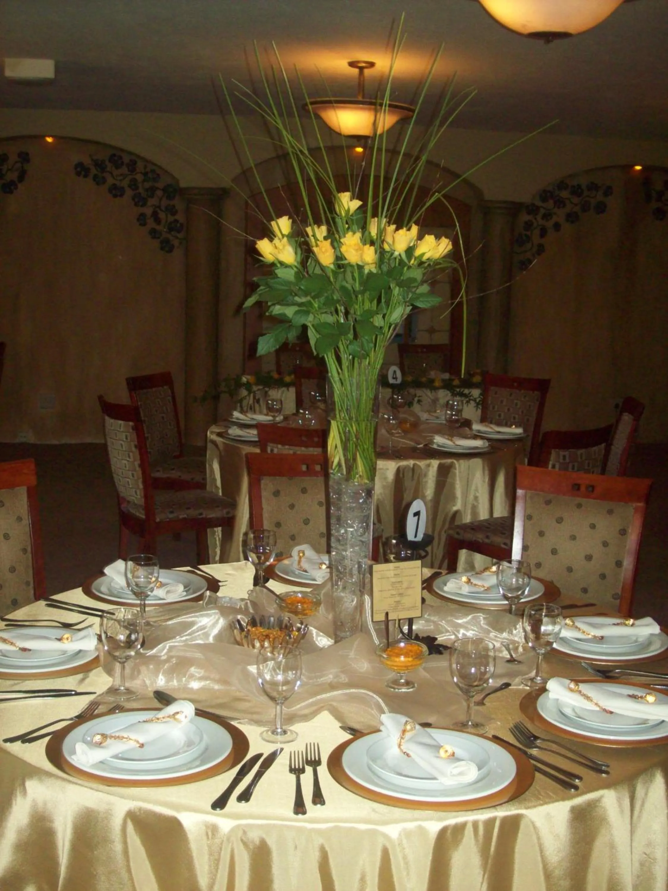 Meals in Benvenuto Hotel & Conference Centre