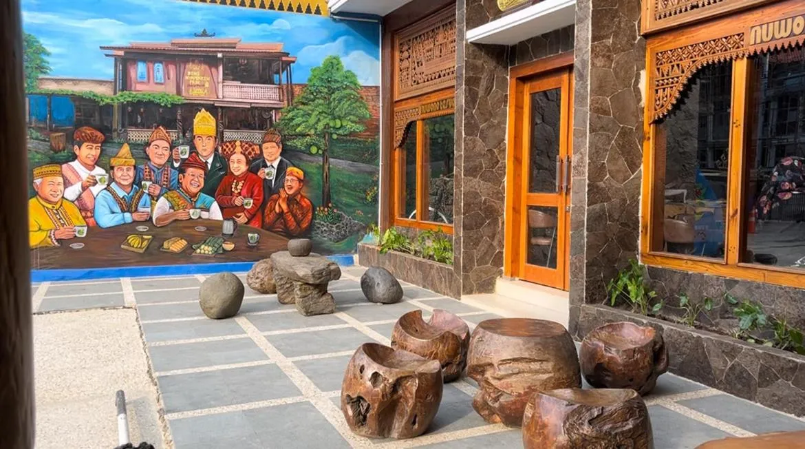 Restaurant/places to eat in Nuwono Tasya Syariah