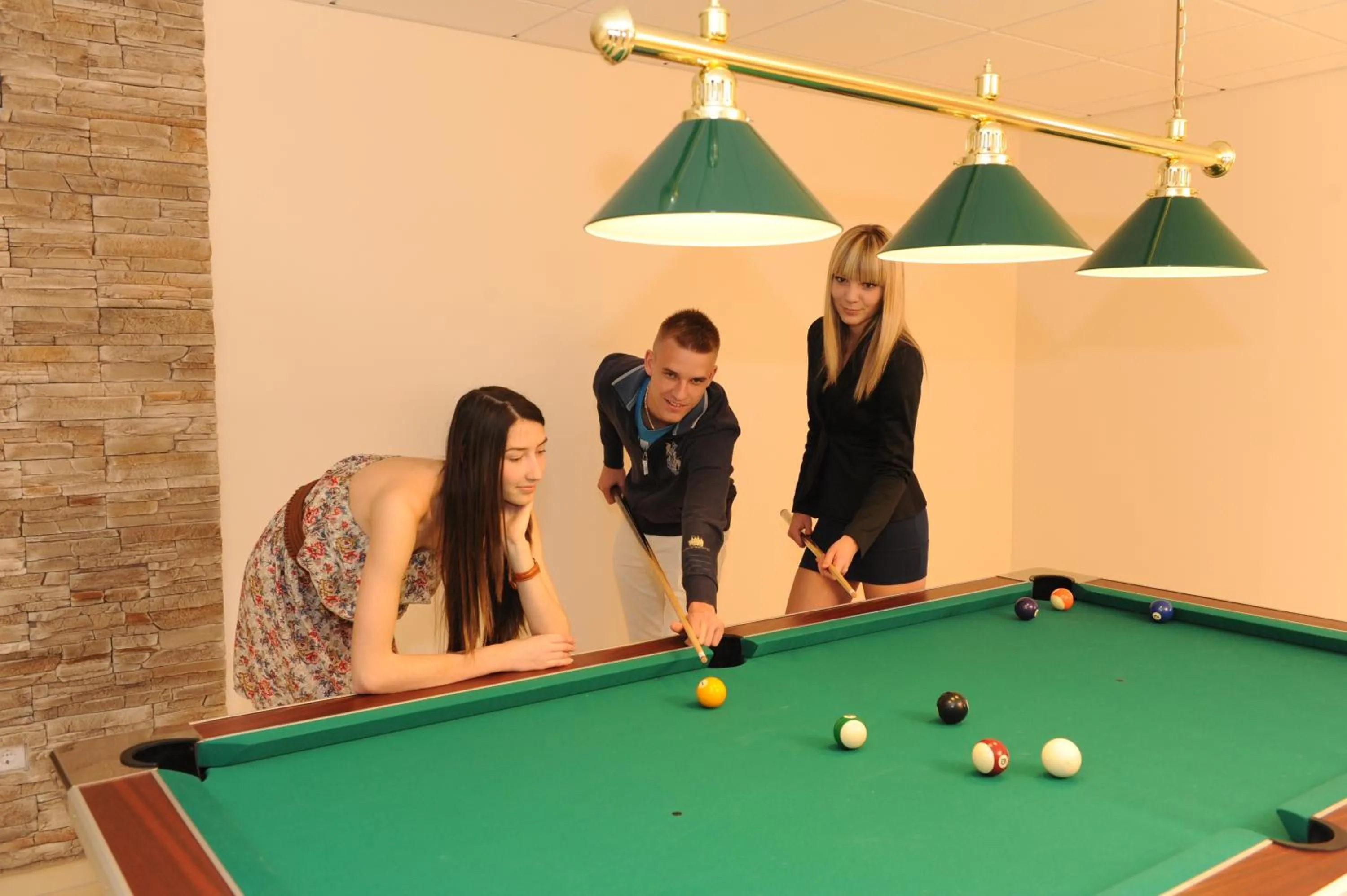 Billiard in Hotel Garzon Plaza