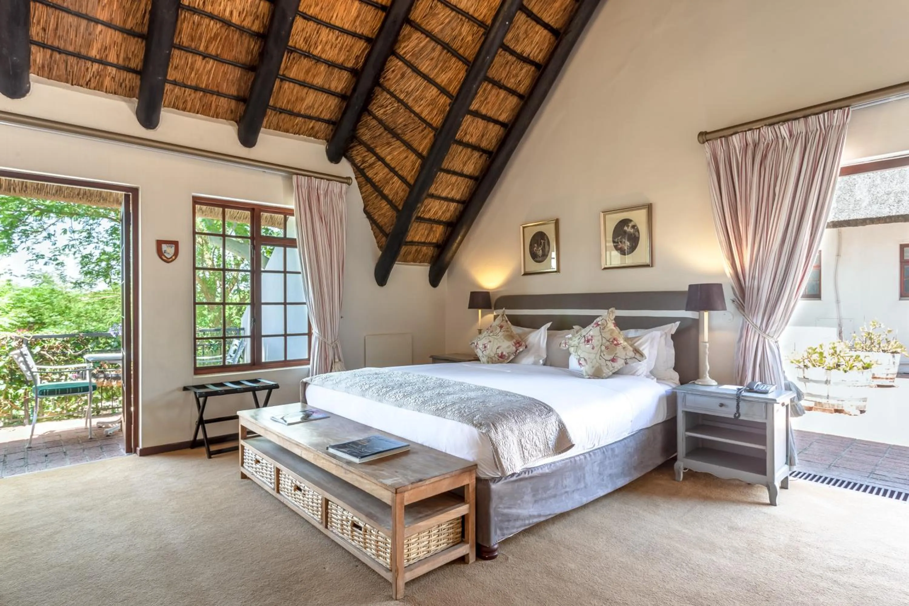 View (from property/room), Bed in Wedgeview Country House & Spa