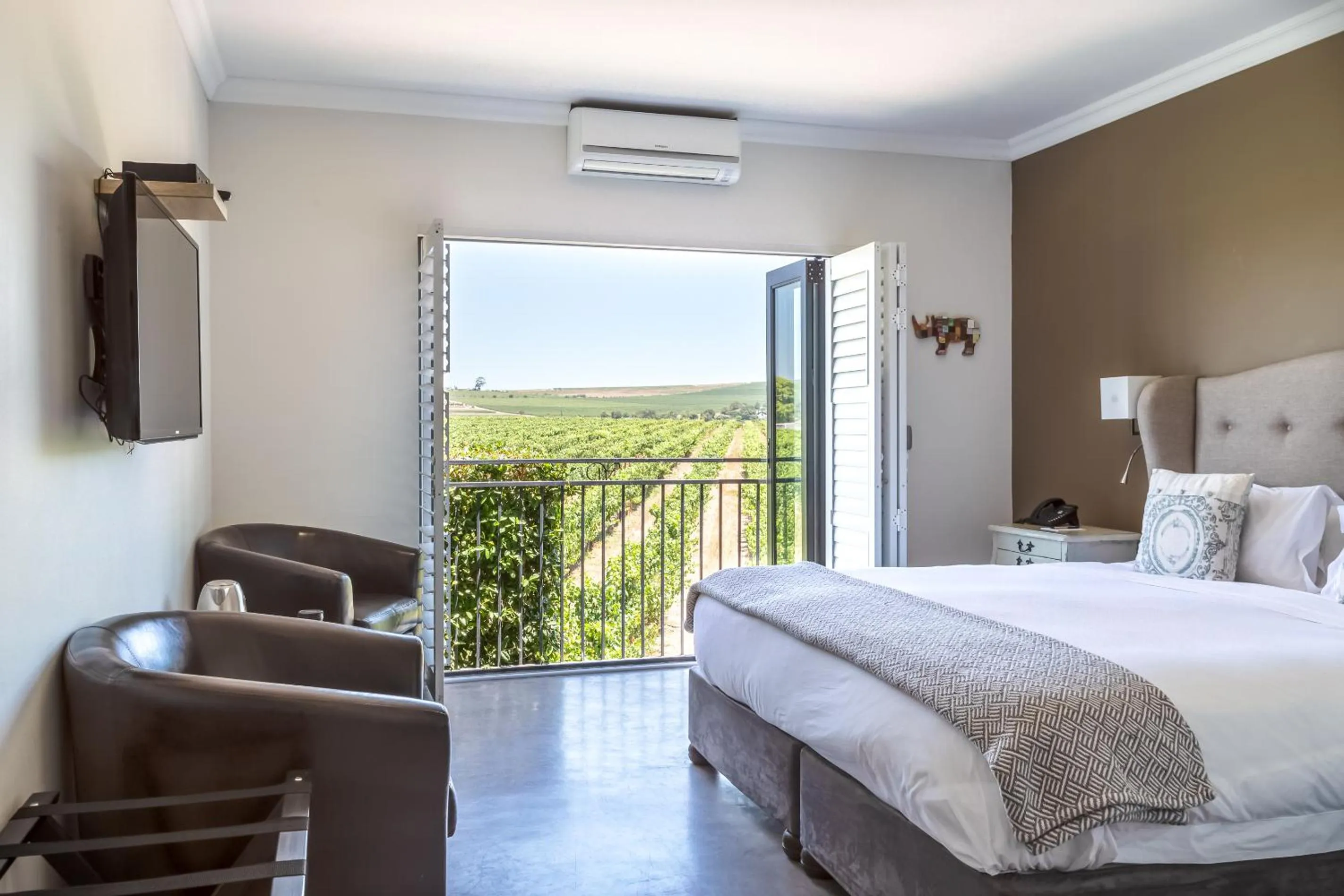 View (from property/room), Bed in Wedgeview Country House & Spa