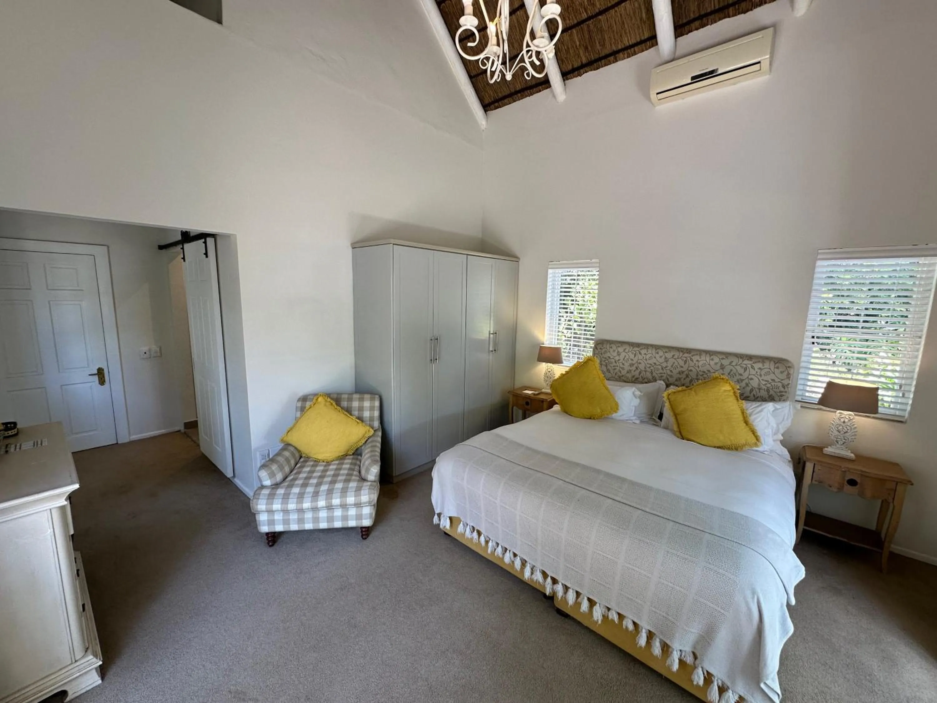 Bedroom, Bed in Wedgeview Country House & Spa