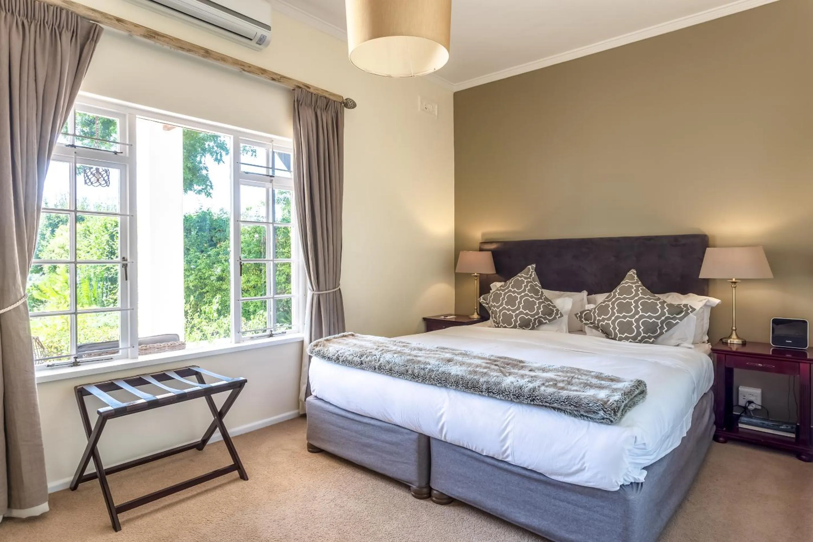 Bed in Wedgeview Country House & Spa