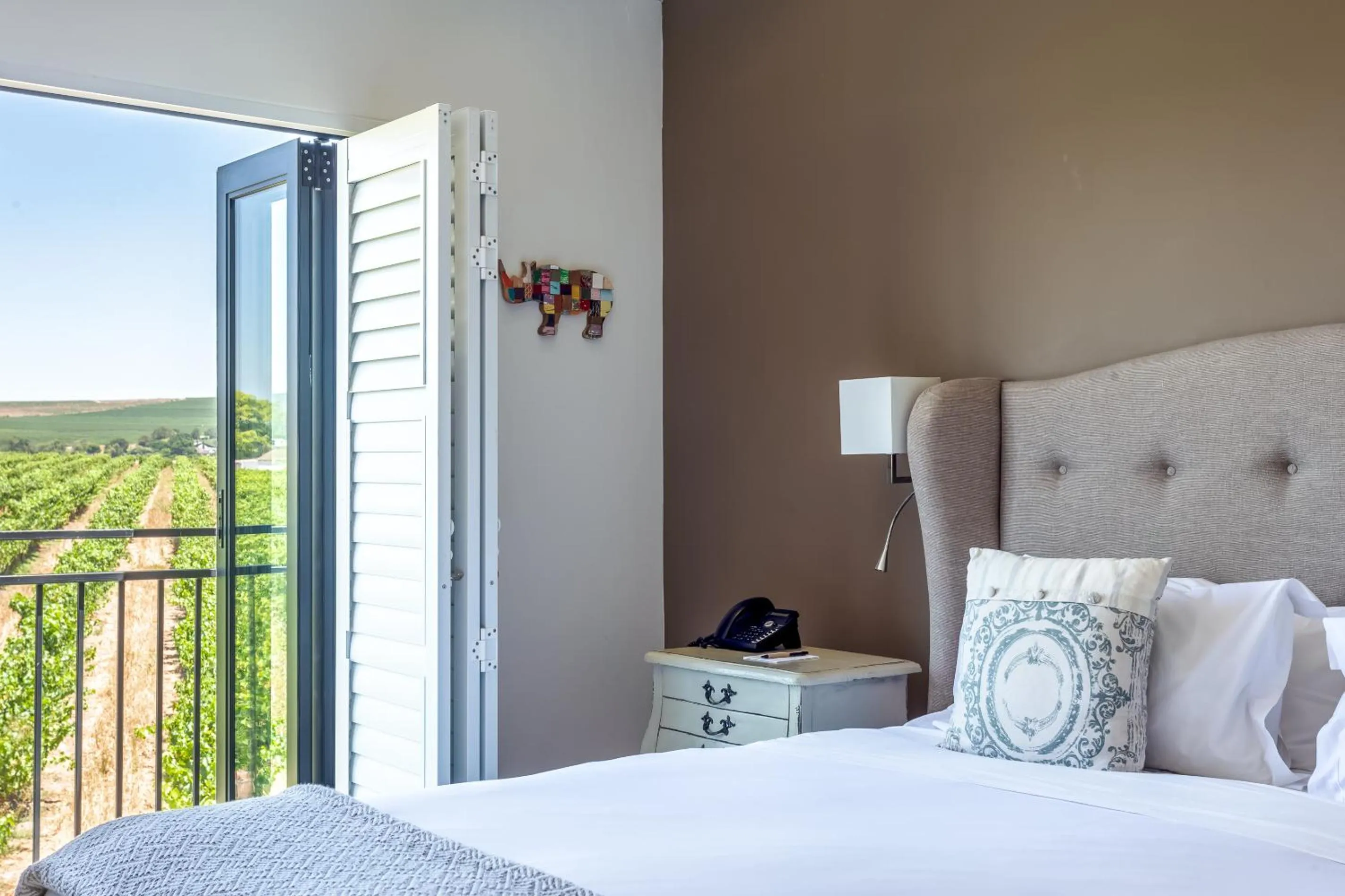 Bed in Wedgeview Country House & Spa