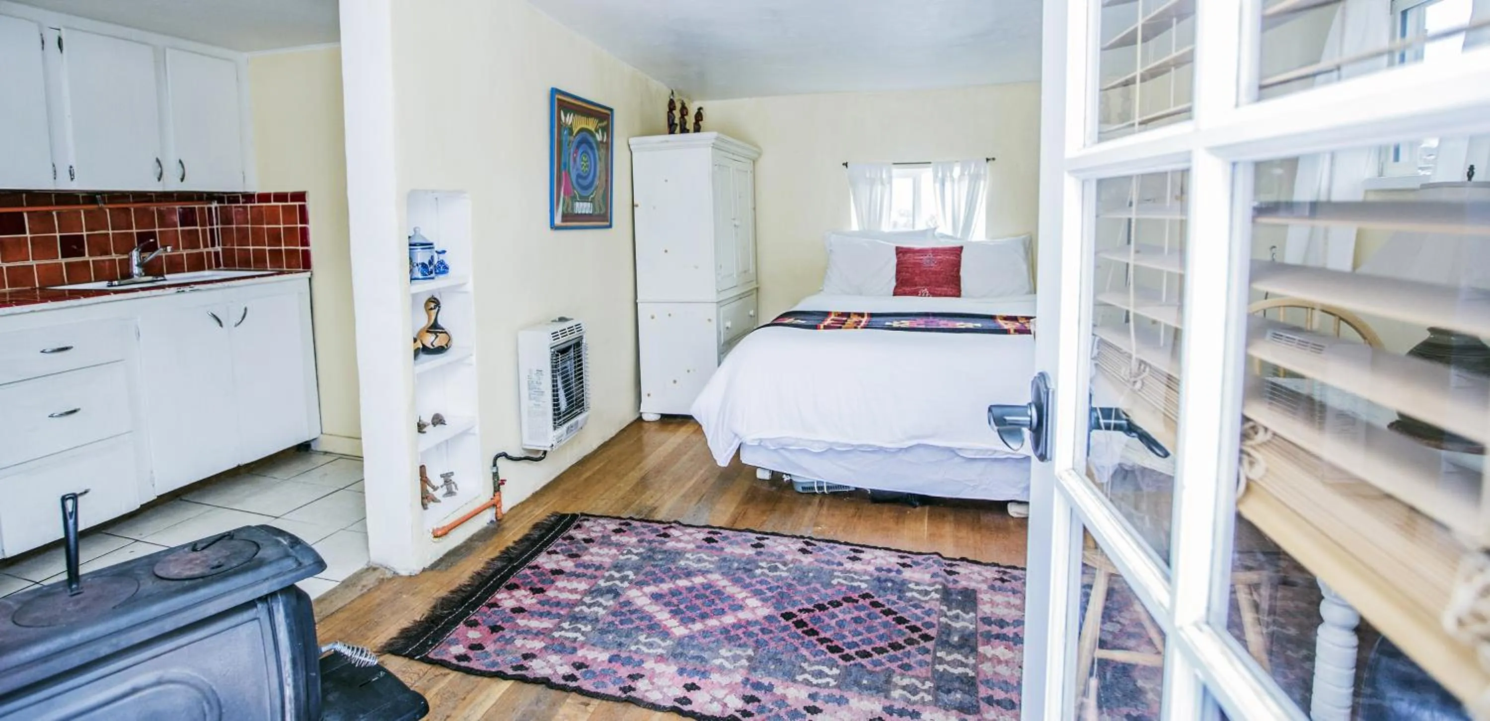 Bed in Taos Goji Farm & Eco-Lodge Retreat