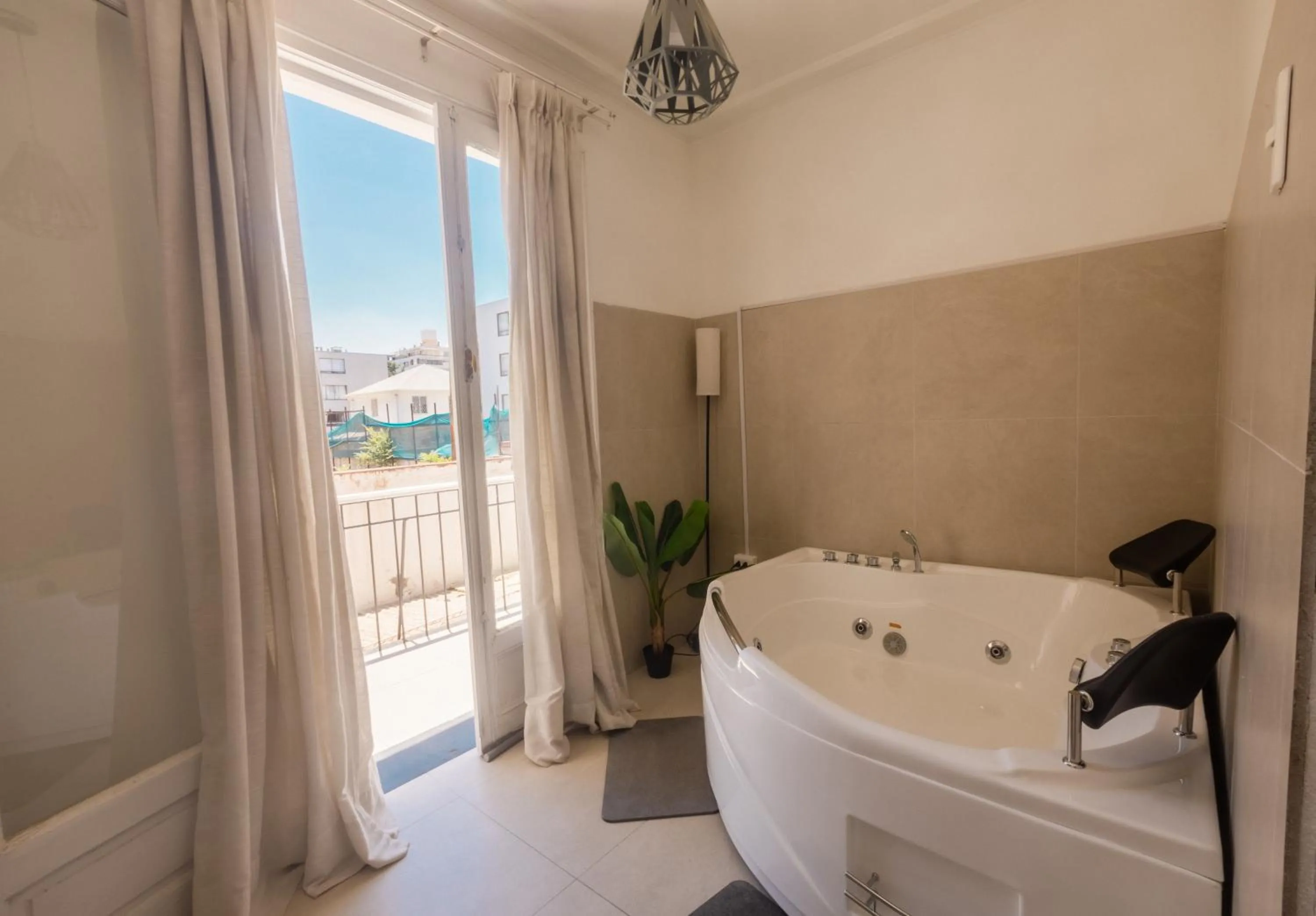 Deluxe Suite with Spa Bath in Hotel Boutique Las Hortensias