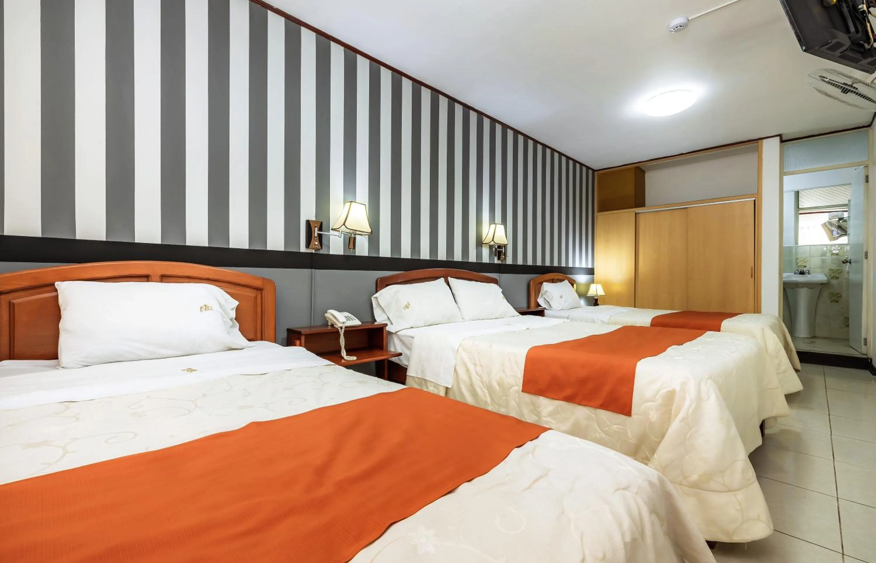 Bed in Recreo Hotel