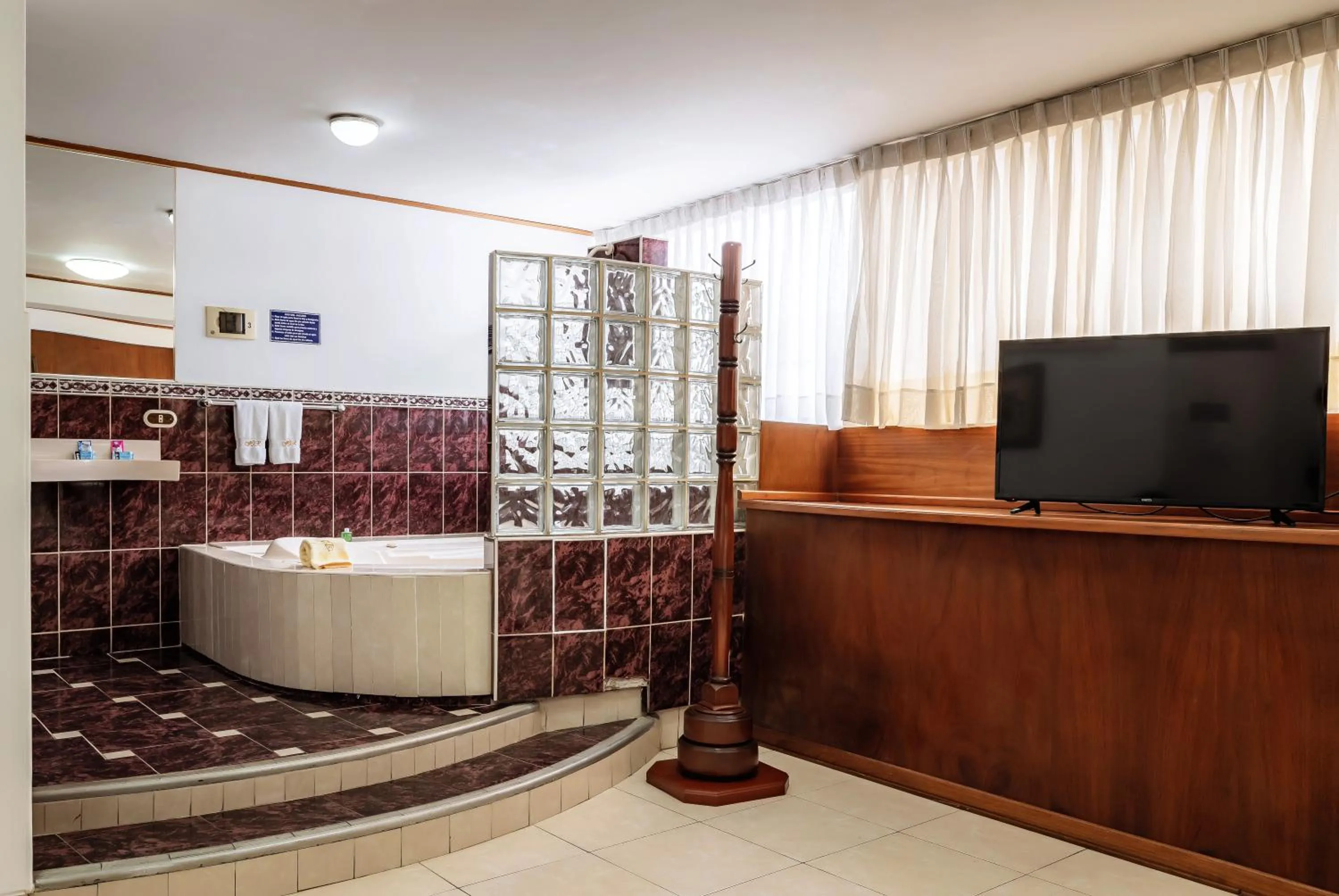 Bathroom in Recreo Hotel