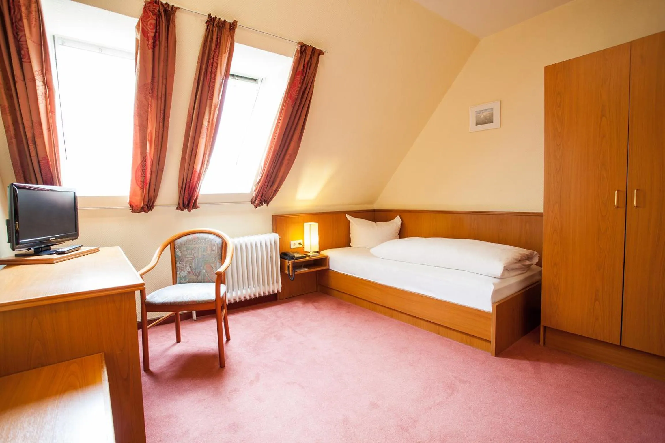 Photo of the whole room, Bed in Hotel Alter Wolf