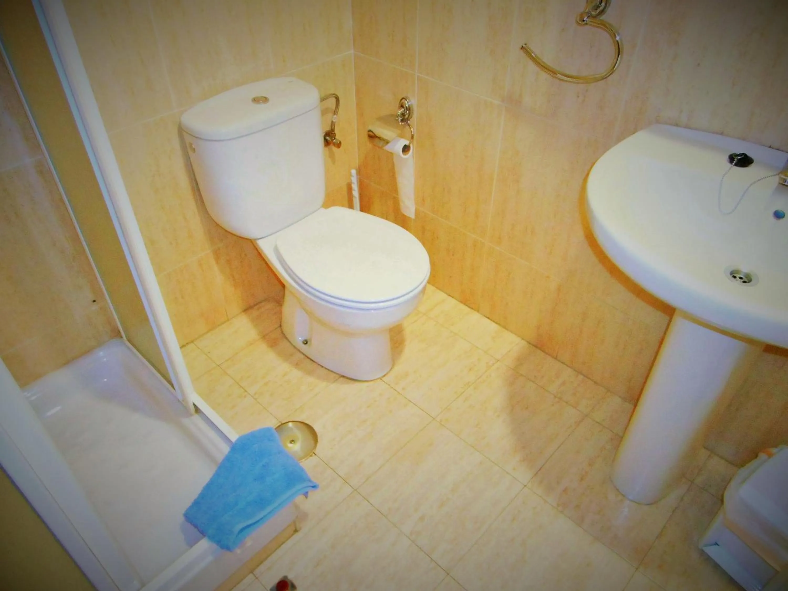 Bathroom in Martin House & Granada