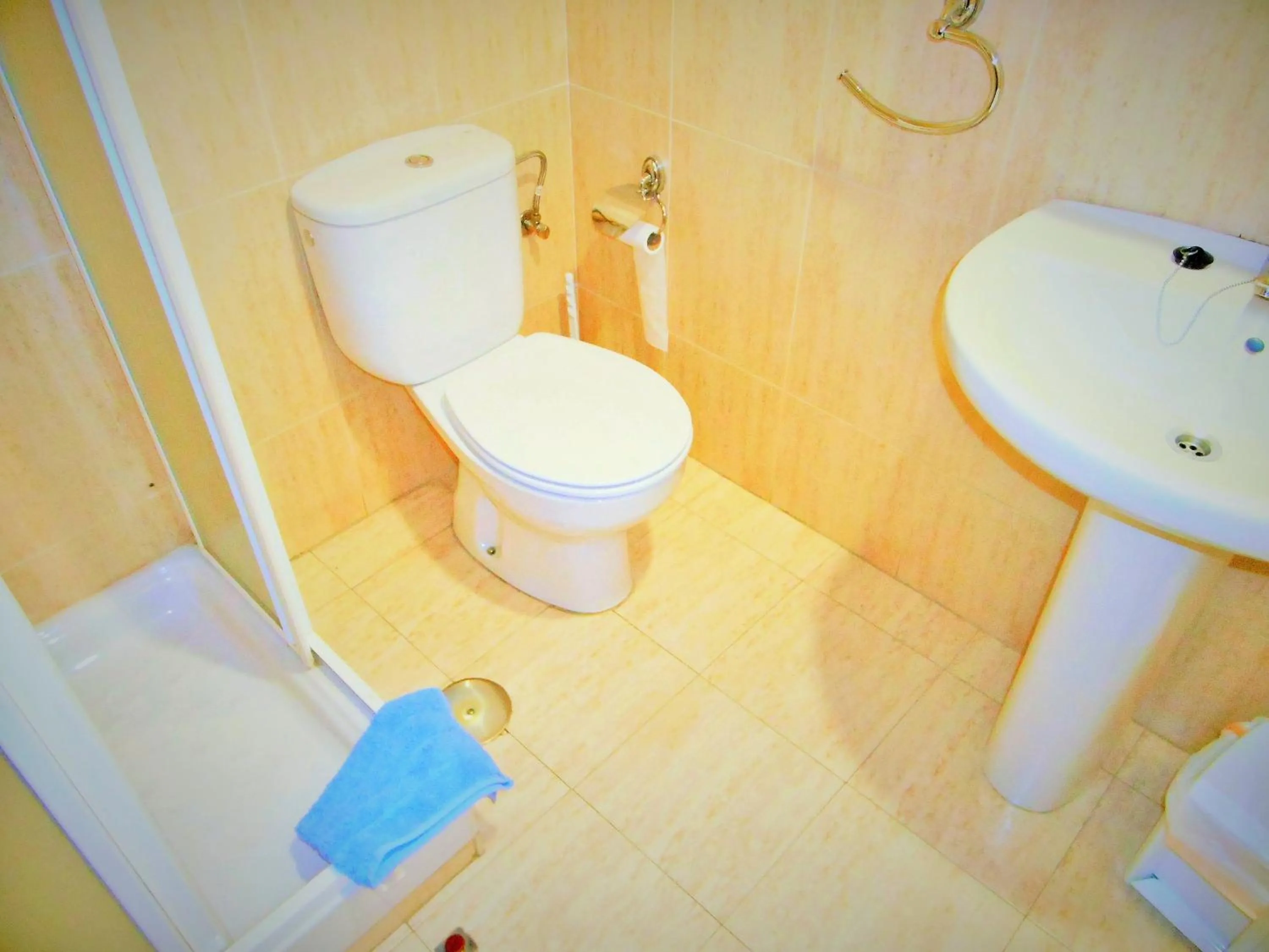 Bathroom in Martin House & Granada