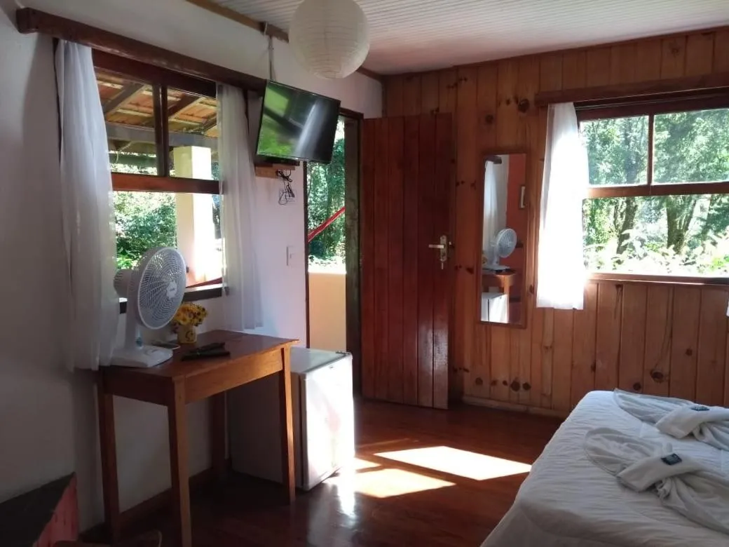 Pool view, Bed in Hotel Refazenda