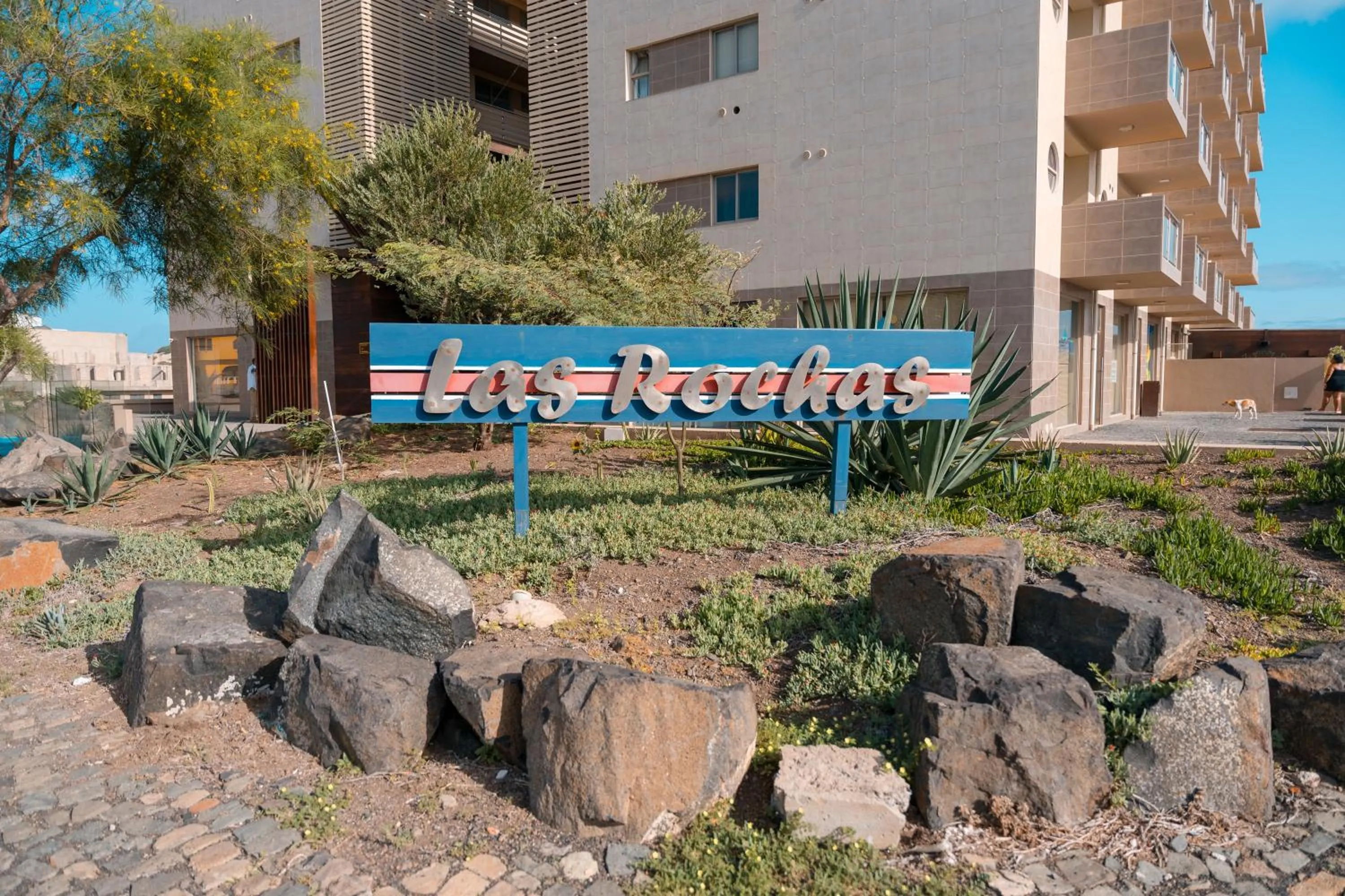 Property building in Las Rochas