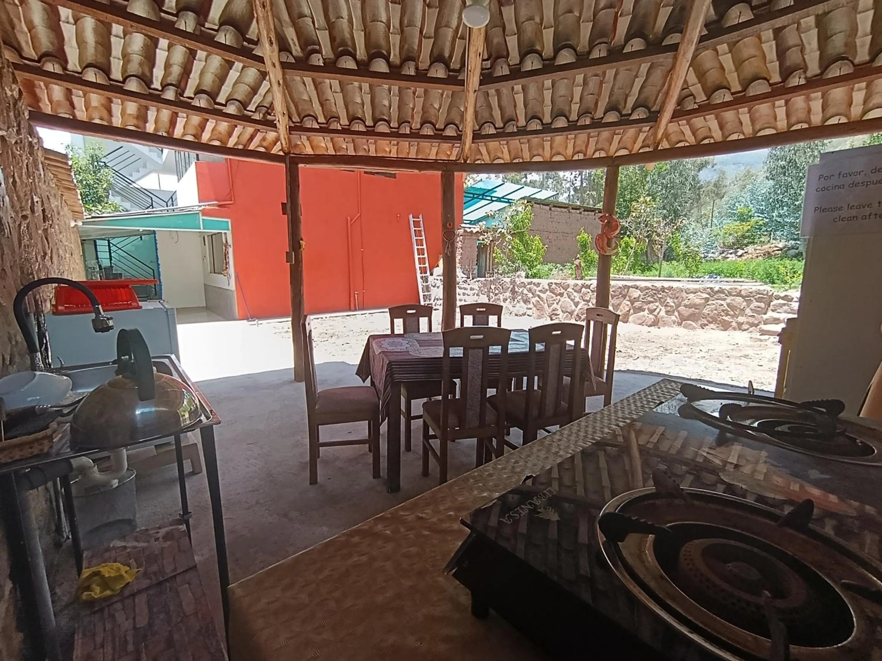 Hostal Ayllu con cochera