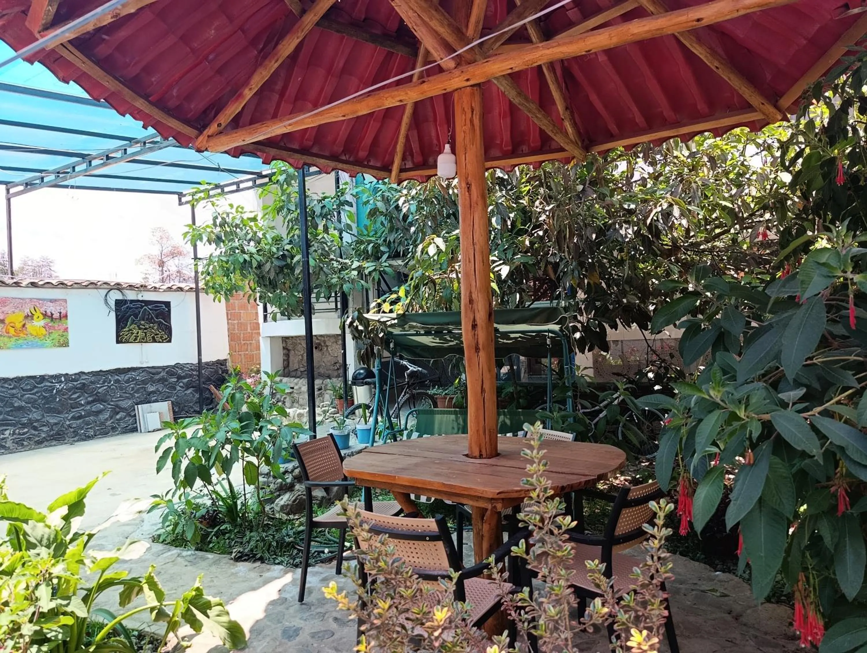 Hostal Ayllu con cochera