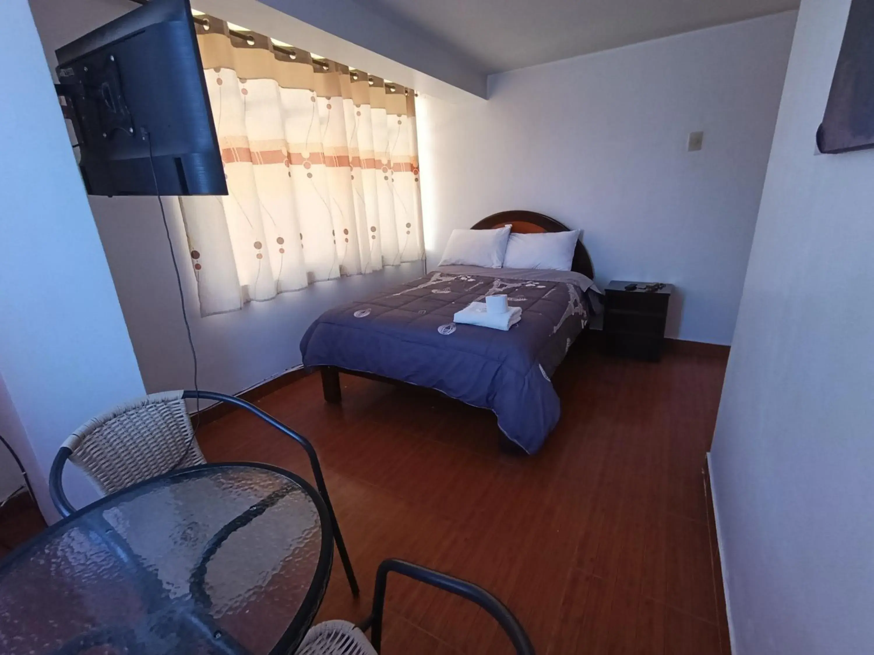 Budget Double Room - single occupancy in Hostal Ayllu con cochera Budget Double Room - single occupancy in Hostal Ayllu con cochera