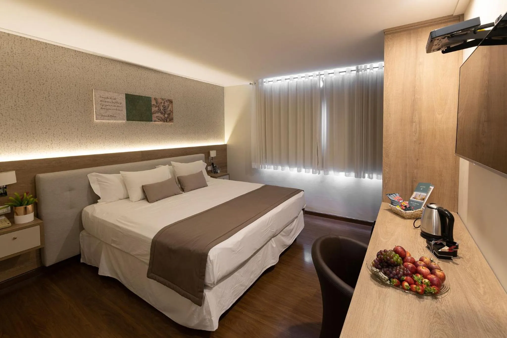 Bedroom, Bed in Tryp by Wyndham Varginha Cafe Royal
